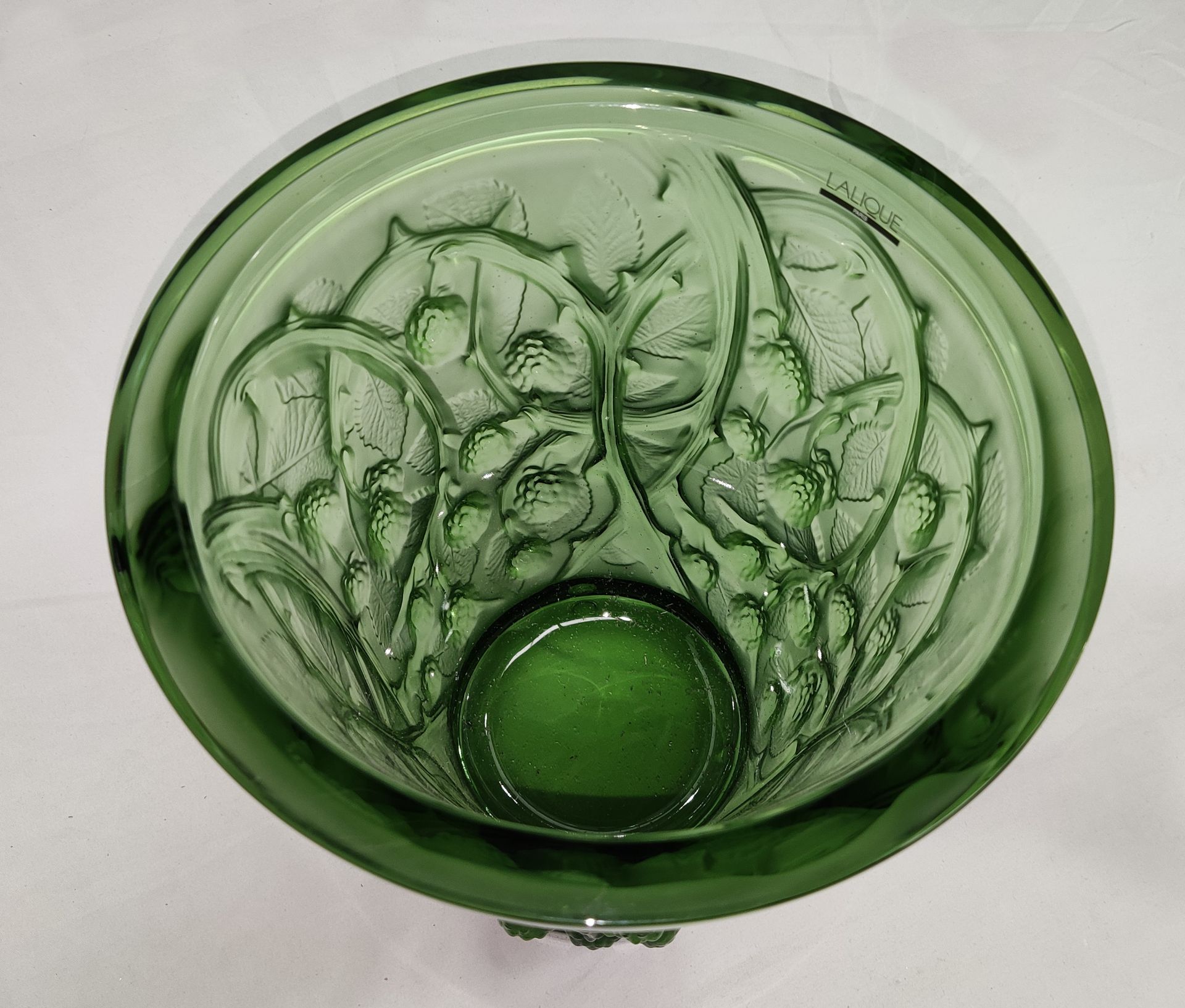 1 x LALIQUE 'Mures' Exquisite Handcrafted French Green Crystal Medium Vase - Original RRP £2,690 - Image 13 of 23