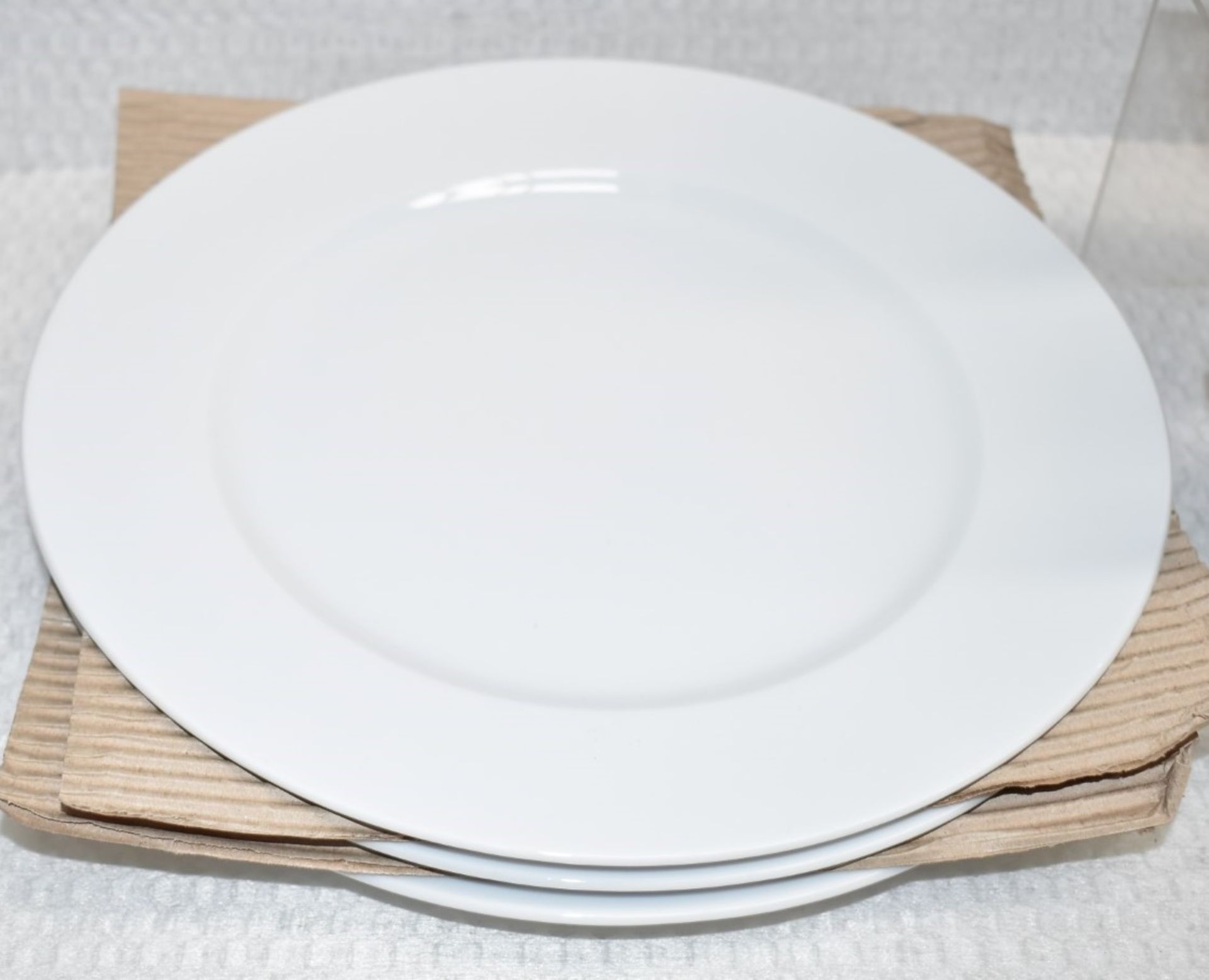 1 x LSA INTERNATIONAL 'Dine' Porcelain 10-Piece Tableware Set - Original Price £100.00 - Unused - Image 5 of 9
