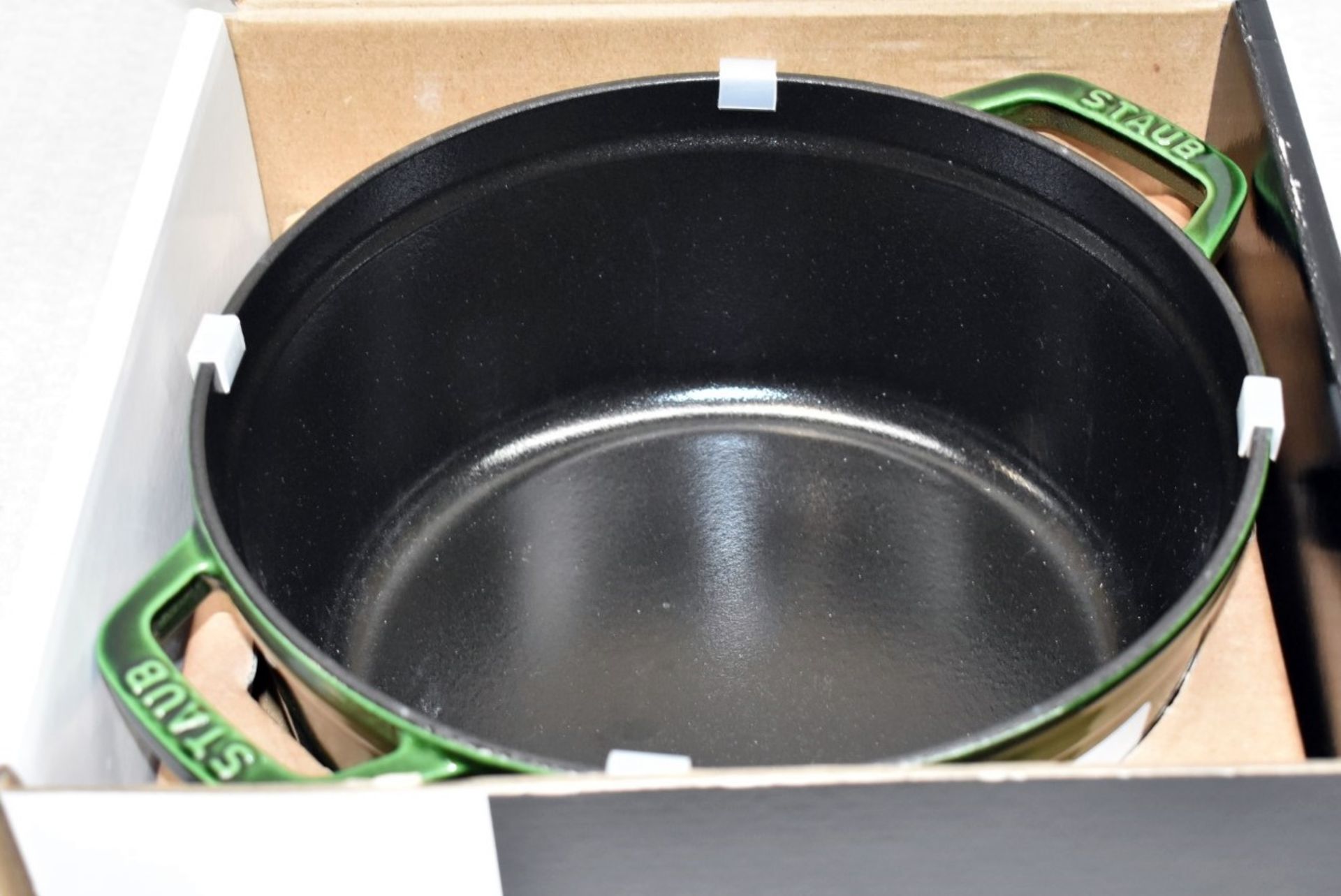 1 x STAUB Round Cast Iron Casserole Dish (24cm), In Green - Original Price £220.00 - Image 2 of 9