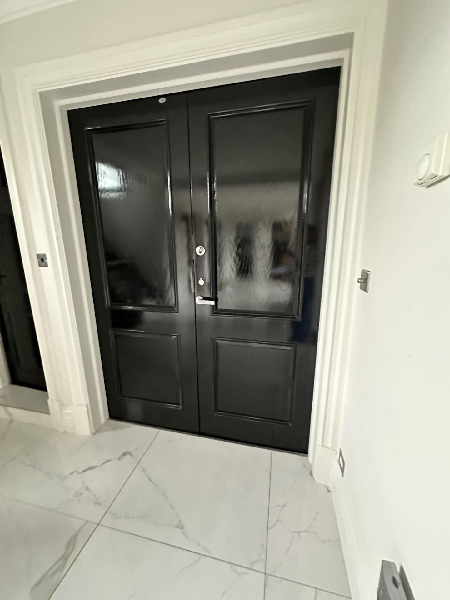 1 x DOUBLE SOLID OAK Fire Door In Black Gloss And Stainless Steel Hardware - Ref: KKH118 - CL848 -