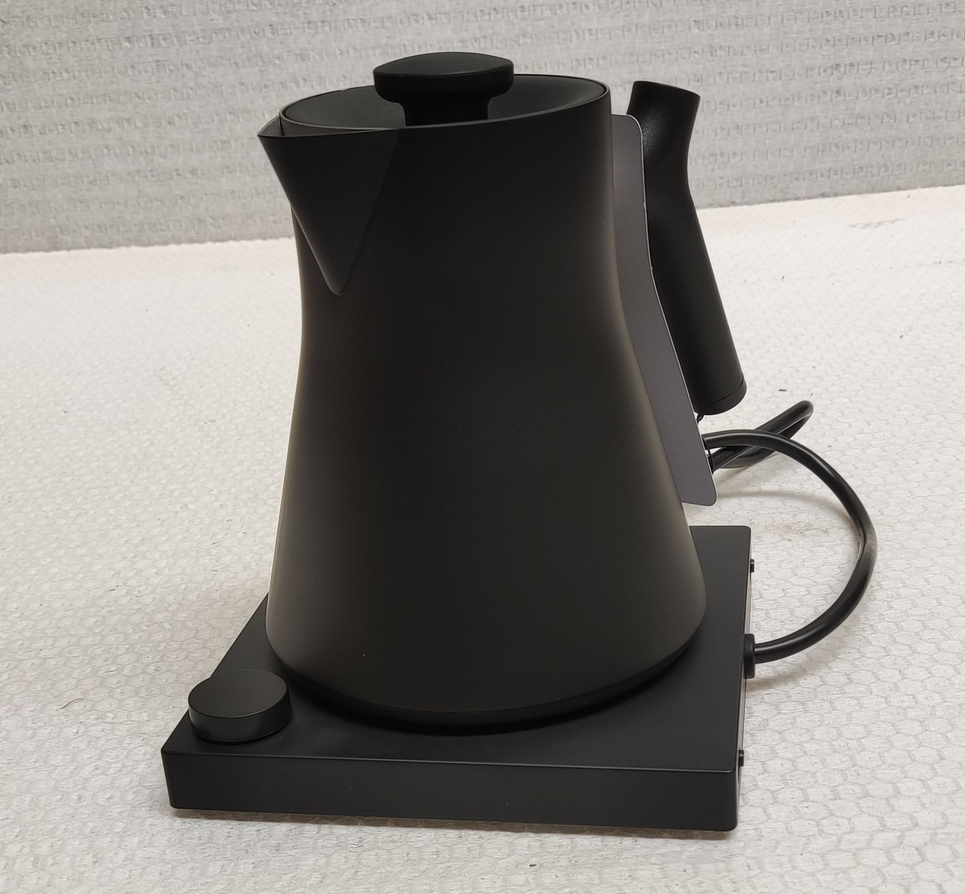 1 x FELLOW Fellow Corvo Ekg Electric Kettle In Black - Boxed - Original RRP £165.00 - Image 7 of 8