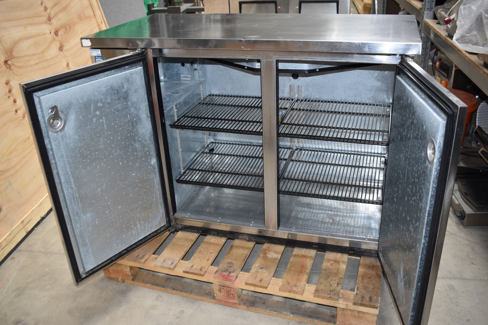 1 x True Back Bar Bottle Cooler With Solid Stainless Steel Doors and Counter Top - Model TBB-24-48-S - Image 3 of 11