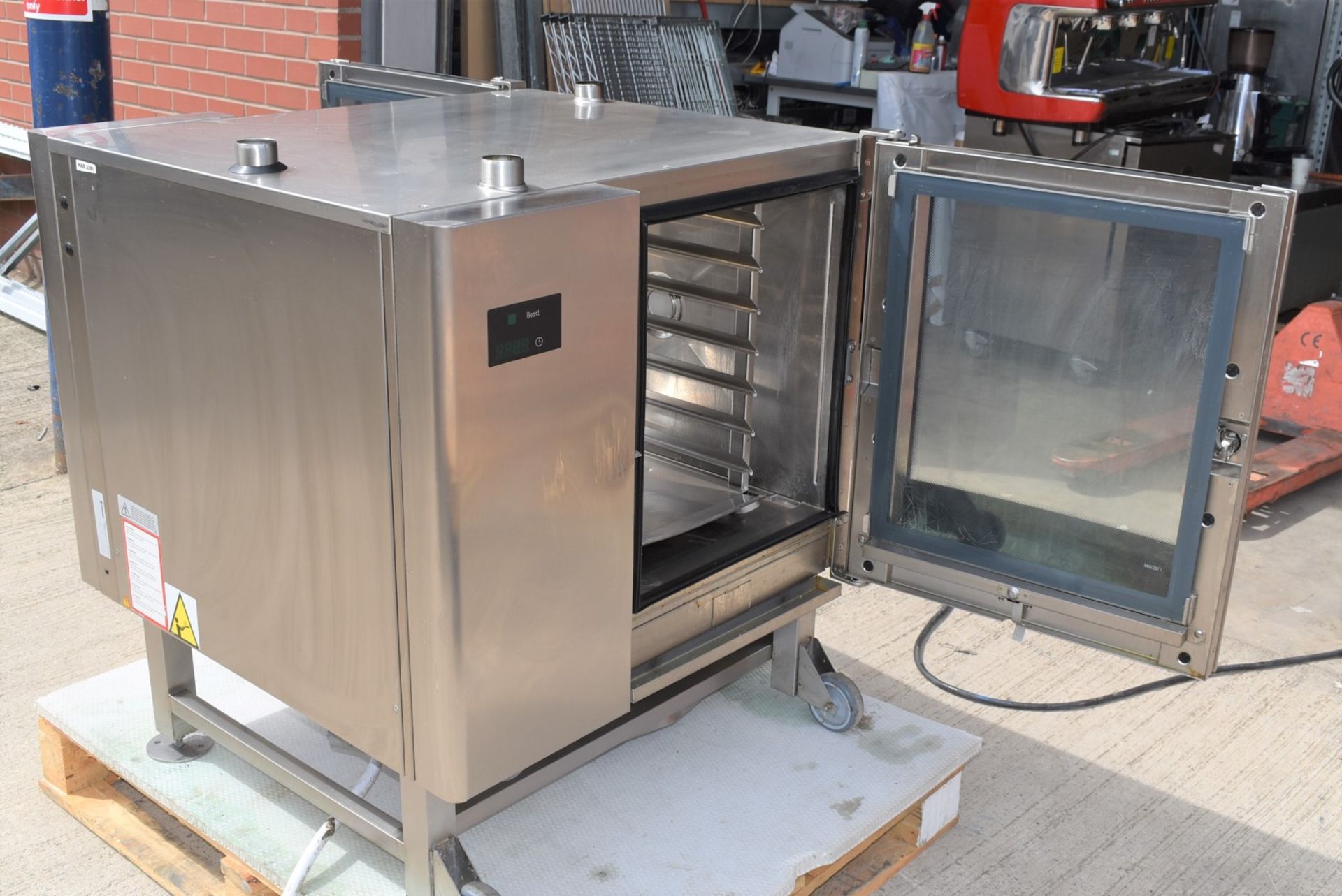 1 x Houno 6 Grid Electric Passthrough Door Combi Oven - 3 Phase With Pre-Set Cooking Options - Image 14 of 17