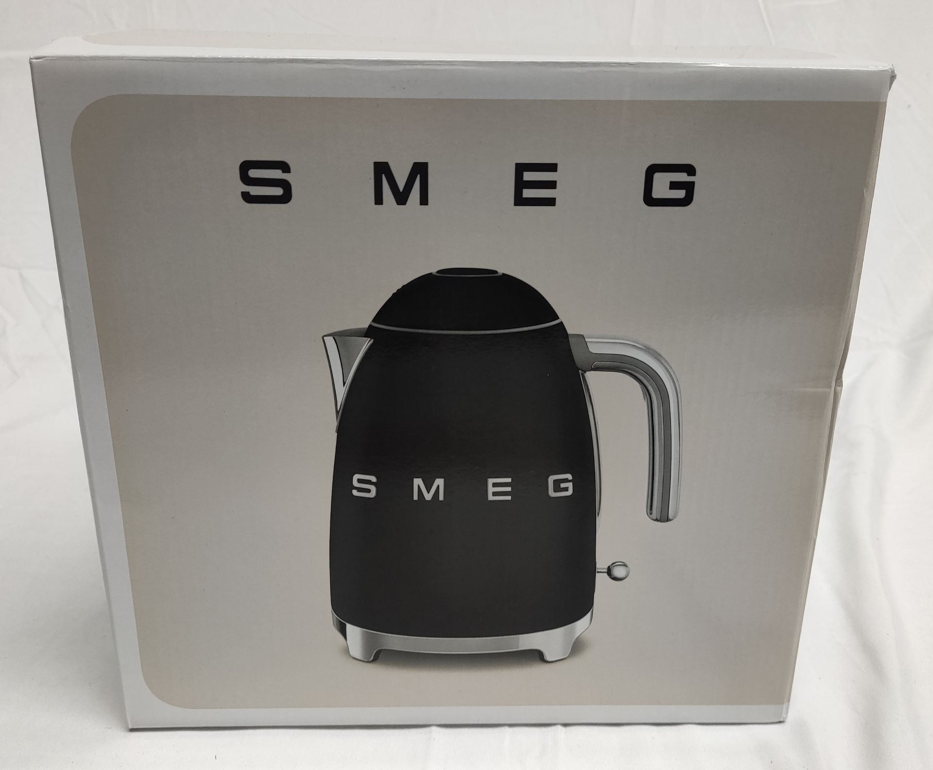 1 x SMEG Matte Black Cordless 1.7L 50'S Style Kettle - Boxed - Klf03Blmuk - Original RRP £189 - Ref: - Image 5 of 13