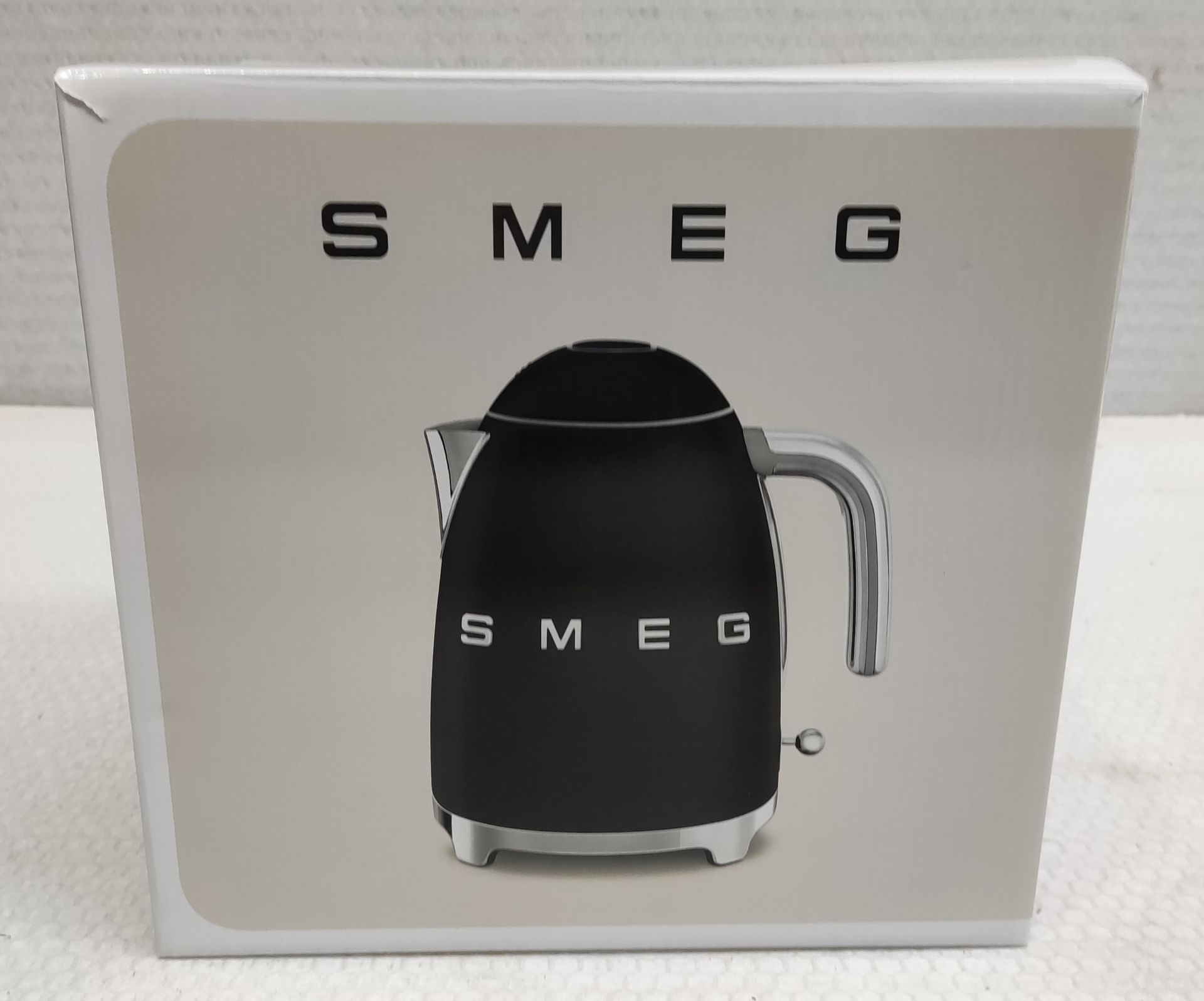 1 x SMEG Matte Black Cordless 1.7L 50's Style Kettle - Boxed - Klf03Blmuk - Original RRP £189 - Ref: - Image 4 of 12