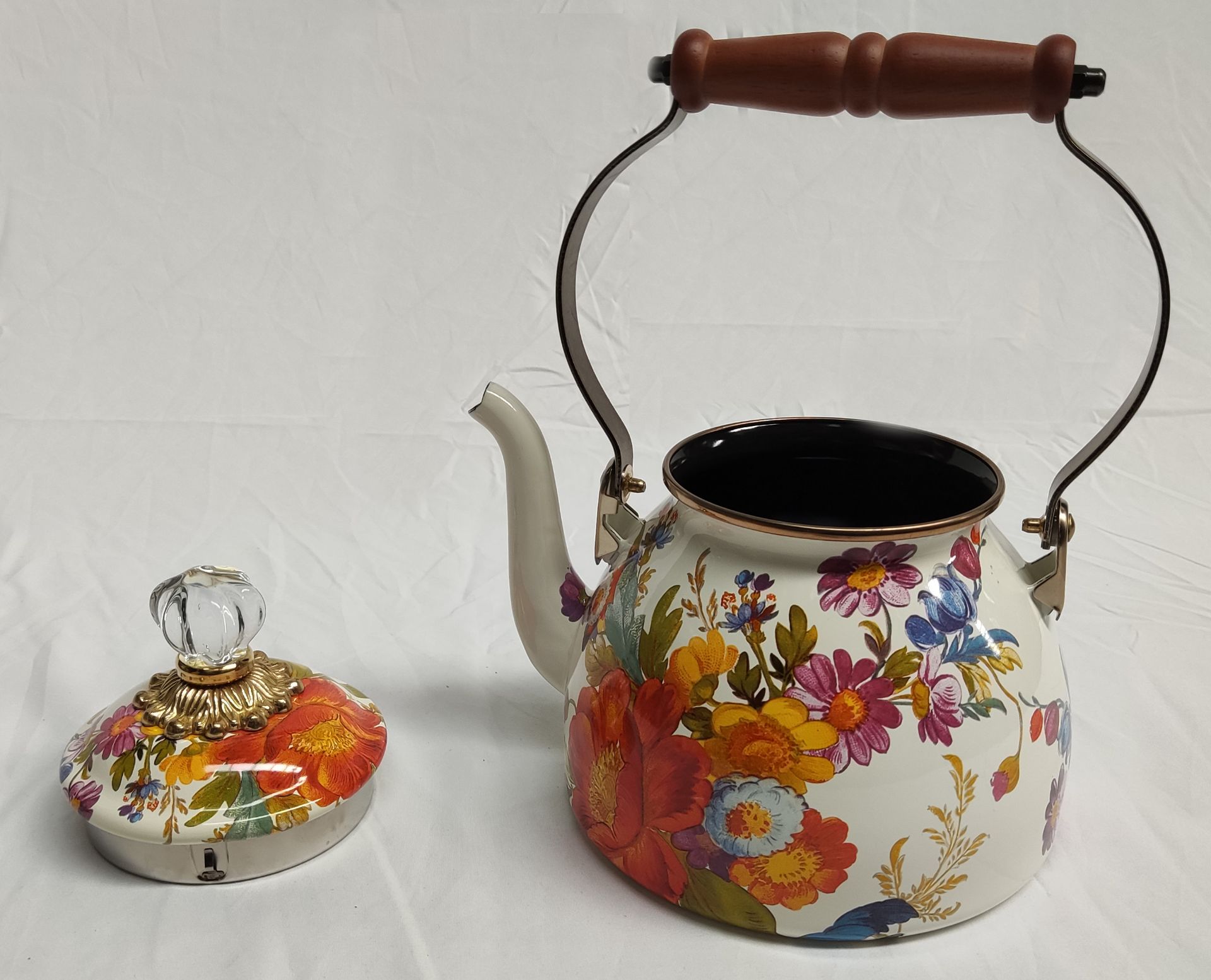 1 x MACKENZIE CHILDS Flower Market 2 Quart Tea Kettle In White - Boxed - Original RRP £180 - Ref: - Image 2 of 14