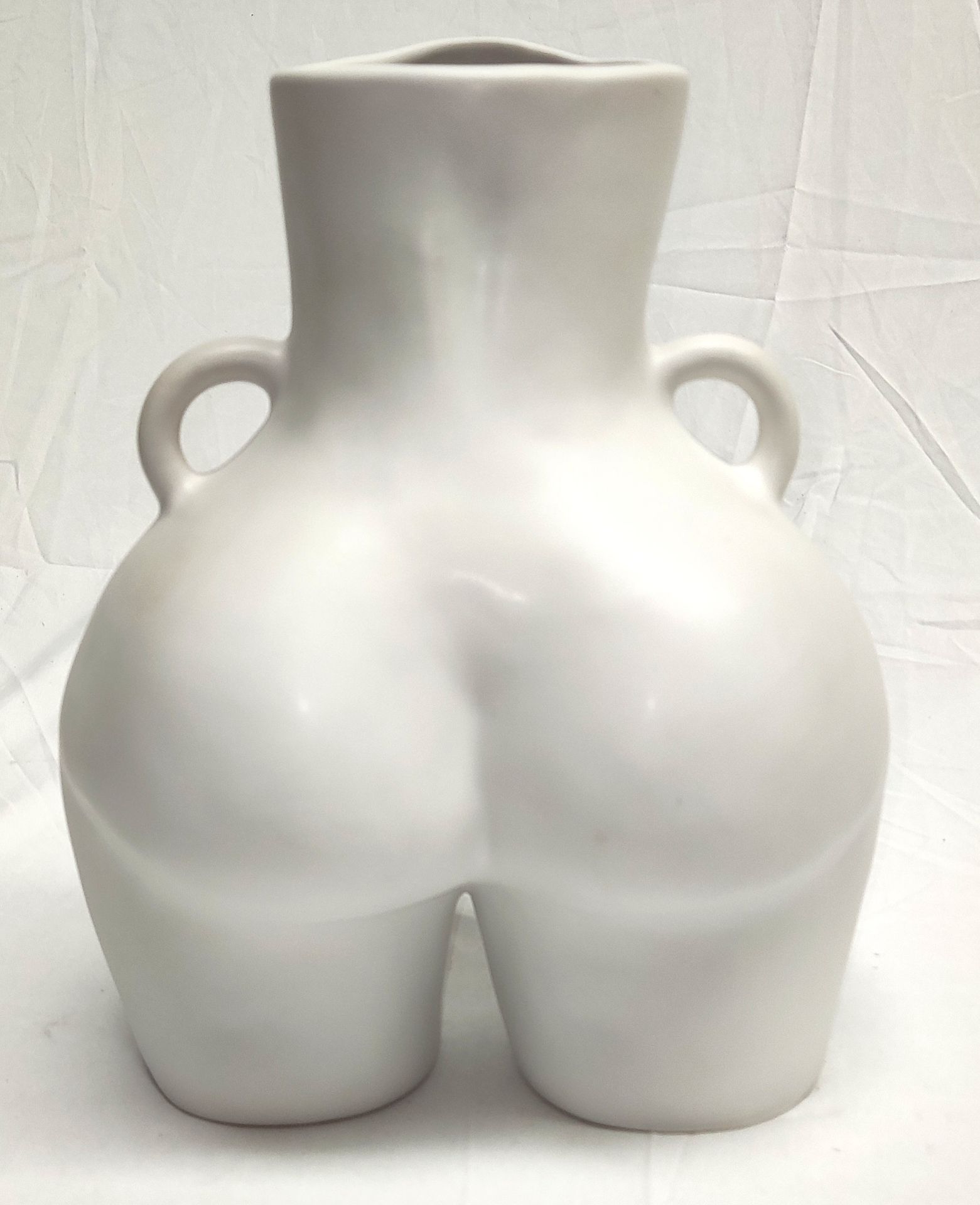 1 x ANISSA KERMICHE Love Handles Vase In White - Boxed - Original RRP £340 - Ref: 6787060/HJL382/ - Image 5 of 16