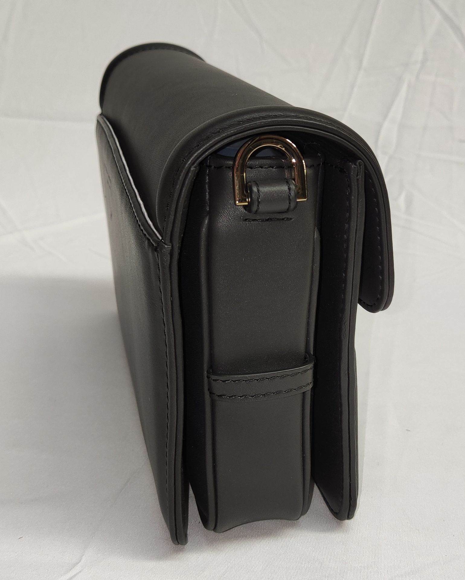 1 x ASPINAL OF LONDON The Resort Leather Bag In Smooth Black - Boxed - Original RRP £525 - Ref: - Image 4 of 24