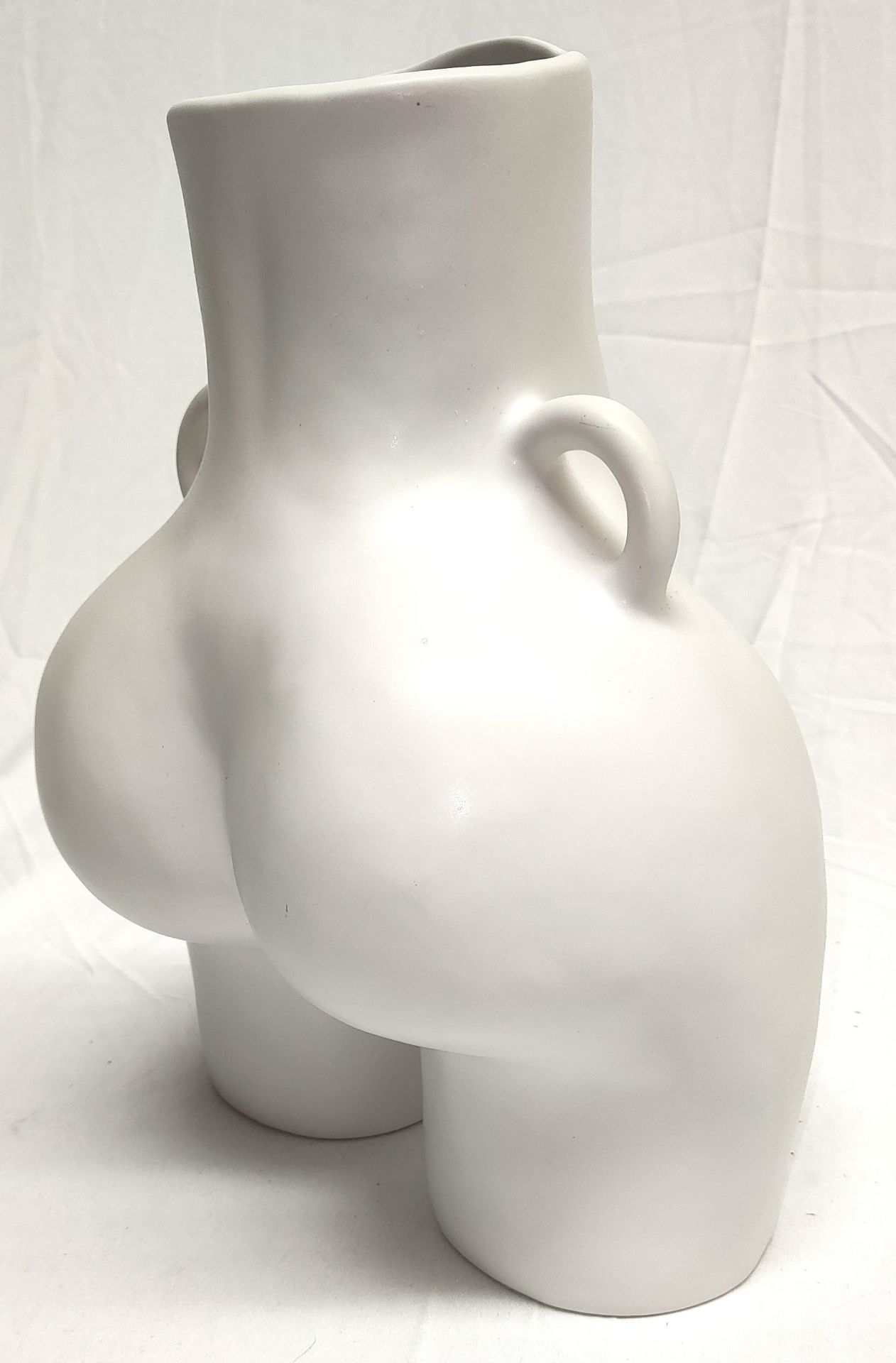 1 x ANISSA KERMICHE Love Handles Vase In White - Boxed - Original RRP £340 - Ref: 6787060/HJL382/ - Image 4 of 16