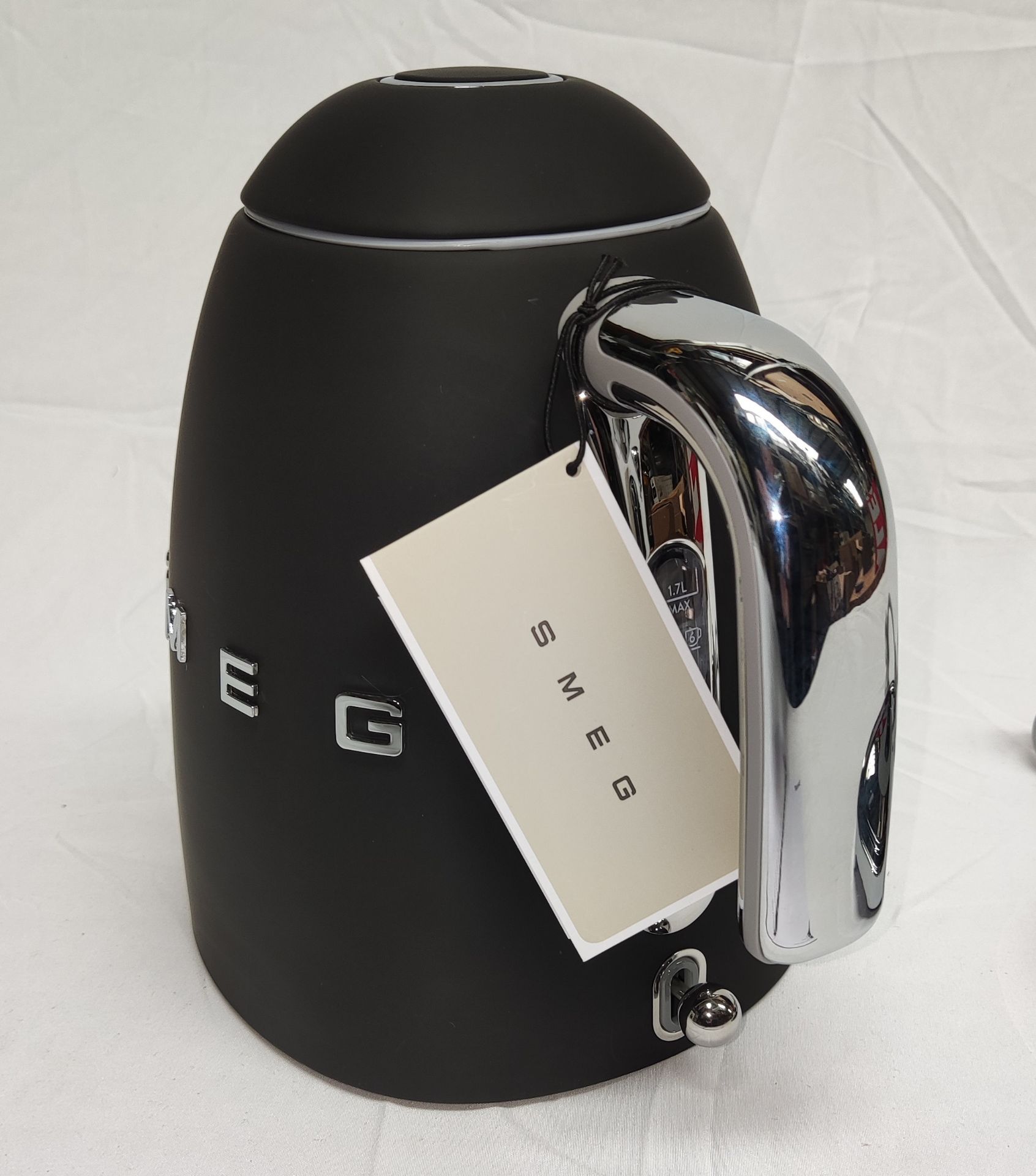 1 x SMEG Matte Black Cordless 1.7L 50'S Style Kettle - Boxed - Klf03Blmuk - Original RRP £189 - Ref: - Image 11 of 13