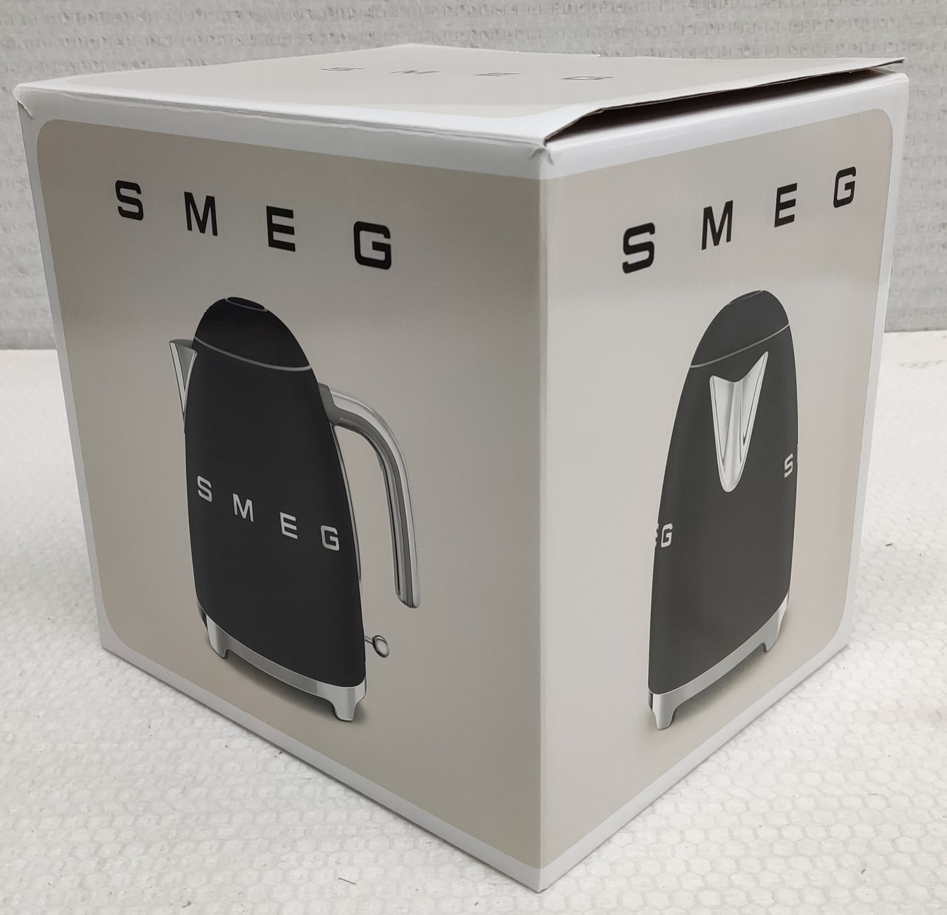 1 x SMEG Matte Black Cordless 1.7L 50's Style Kettle - Boxed - Klf03Blmuk - Original RRP £189 - Ref: - Image 3 of 12