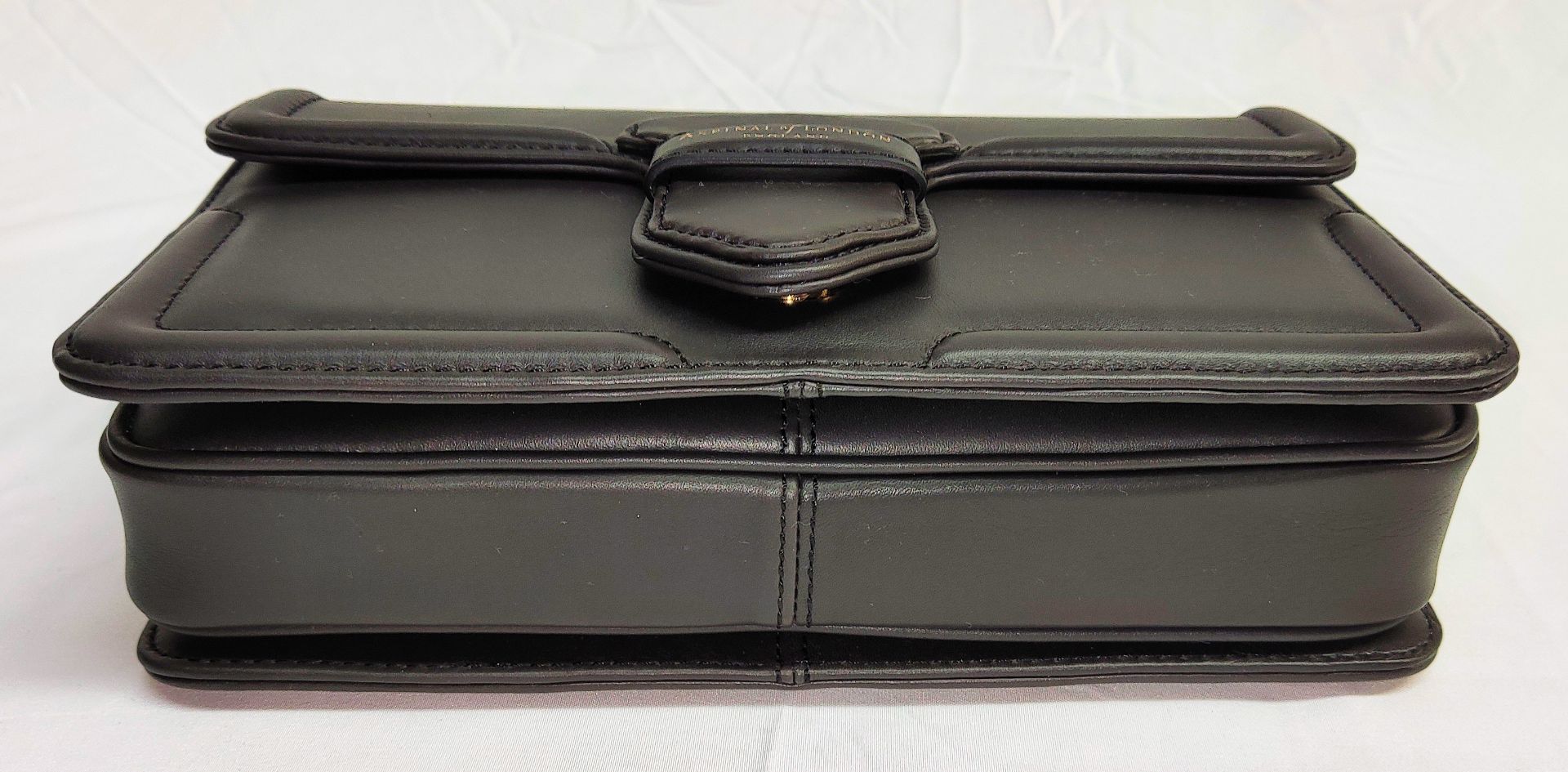 1 x ASPINAL OF LONDON The Resort Leather Bag In Smooth Black - Boxed - Original RRP £525 - Ref: - Image 6 of 24