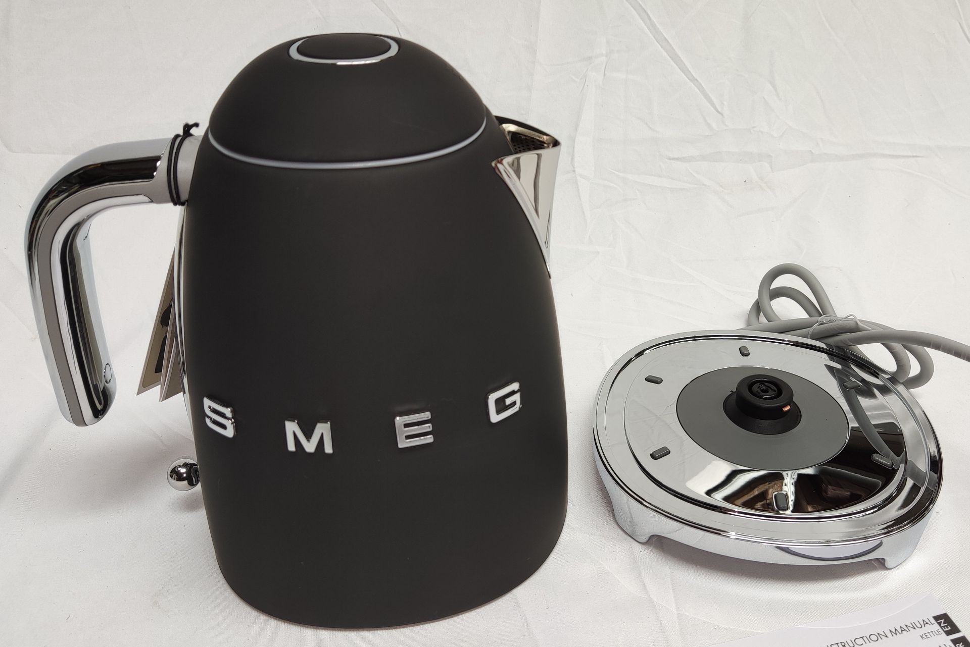 1 x SMEG Matte Black Cordless 1.7L 50'S Style Kettle - Boxed - Klf03Blmuk - Original RRP £189 - Ref: - Image 6 of 13