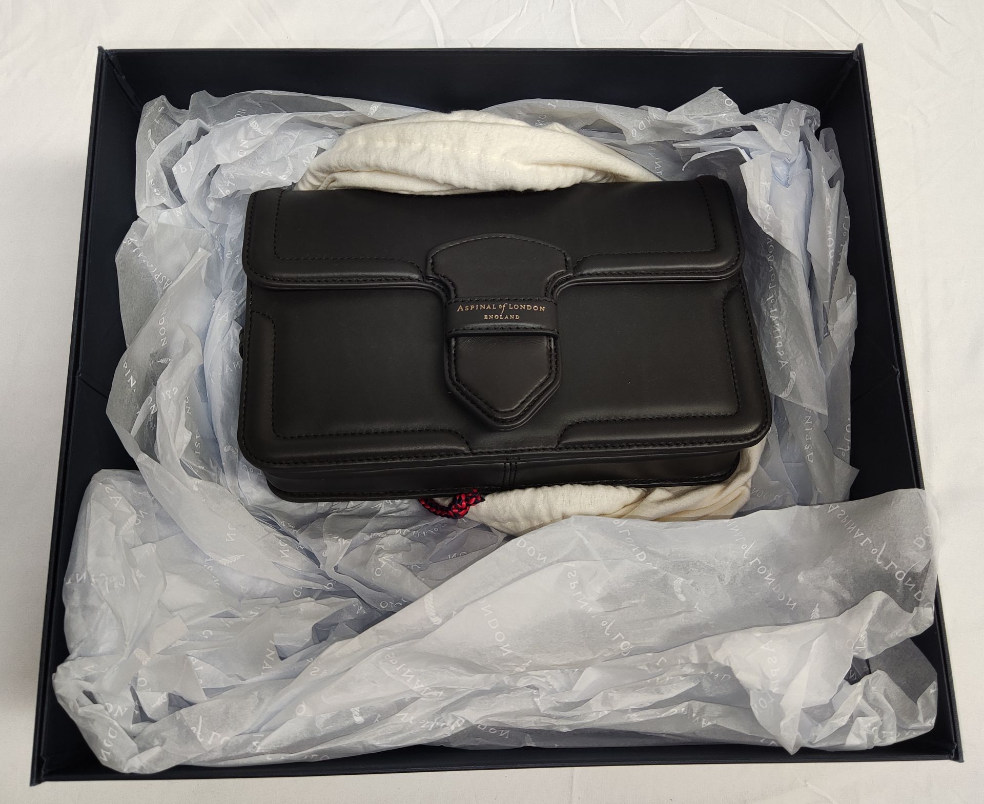 1 x ASPINAL OF LONDON The Resort Leather Bag In Smooth Black - Boxed - Original RRP £525 - Ref: - Image 13 of 24