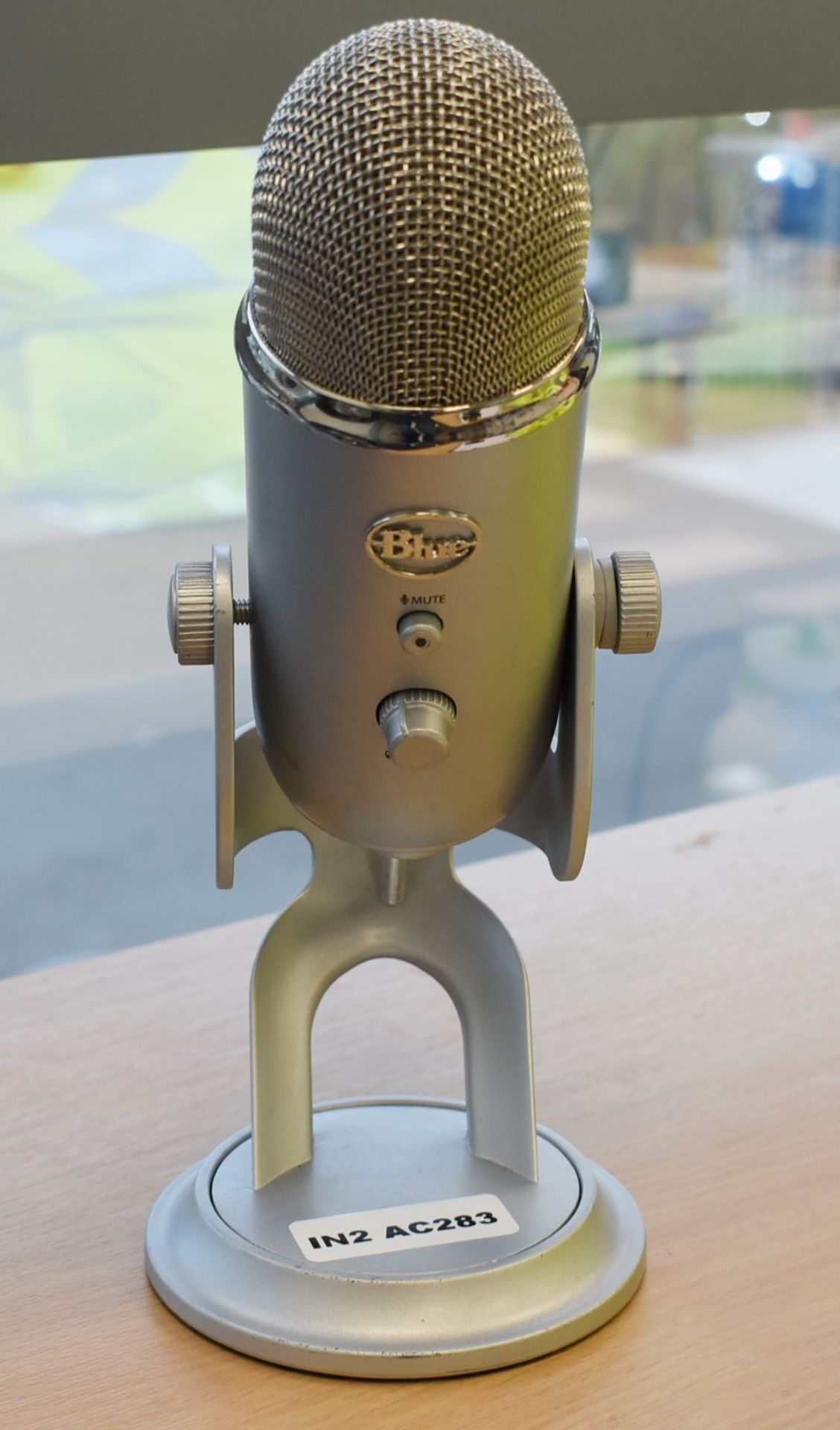 1 x Blue Yeti Desktop Microphone - Silver Finish - Office Use Only - Image 3 of 3