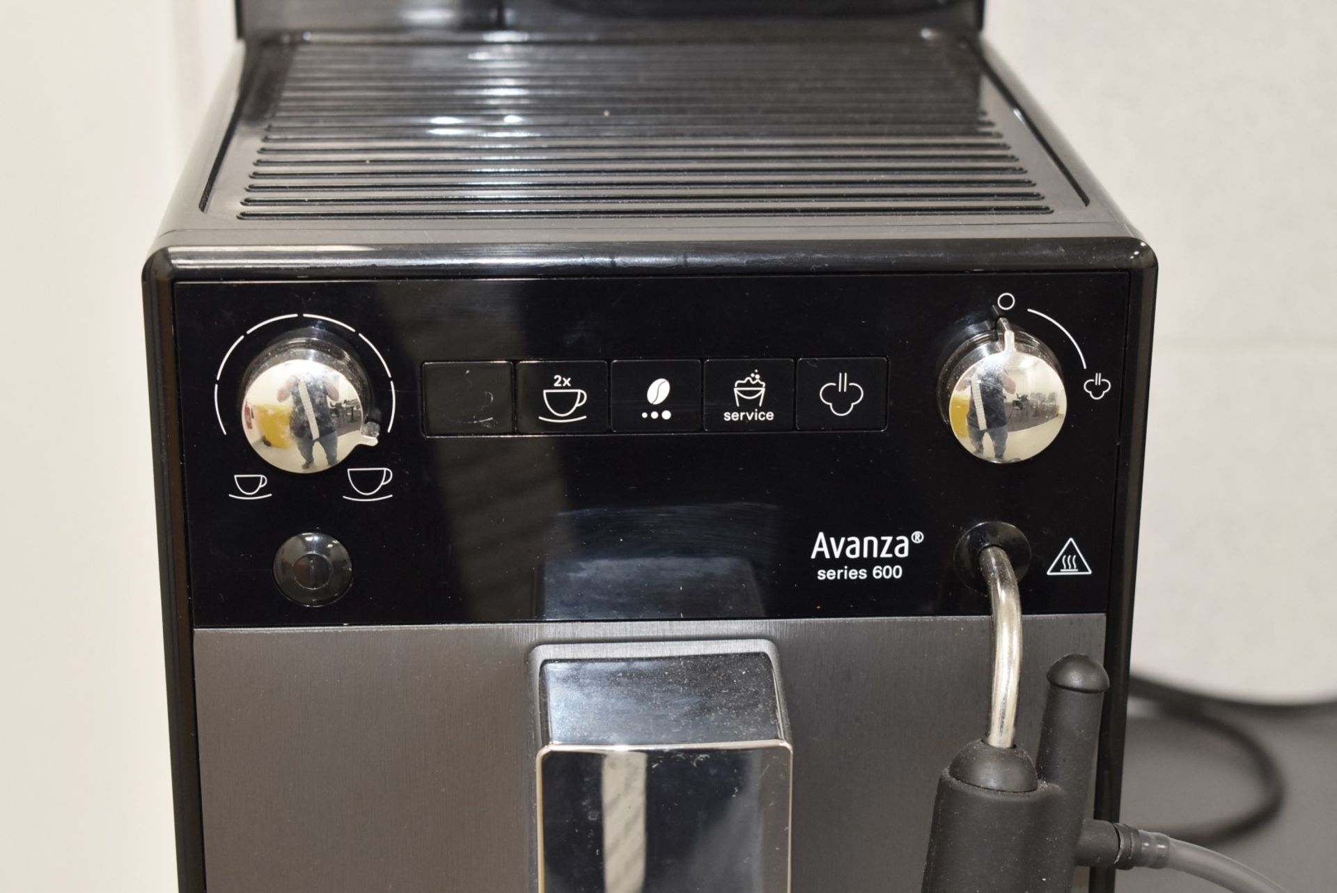 1 x Melitta Avanza Bean to Cup Coffee Machine - Series 600 With Stainless Steel / Black Finish - Image 2 of 4