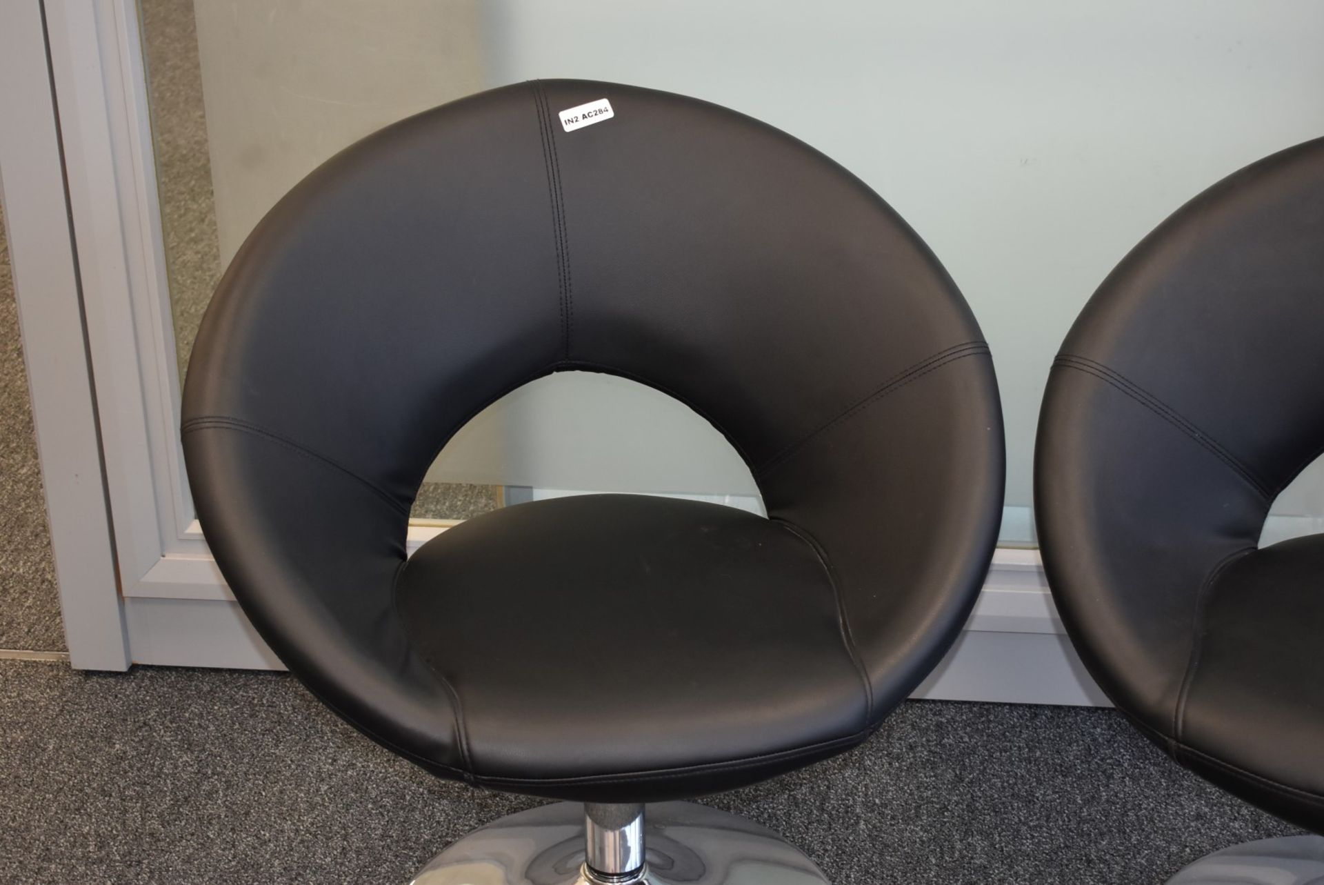 1 x Swivel Tub Chair With Black Faux Leather Upholstery and Chrome Base - 75 cms Wide - Image 2 of 5