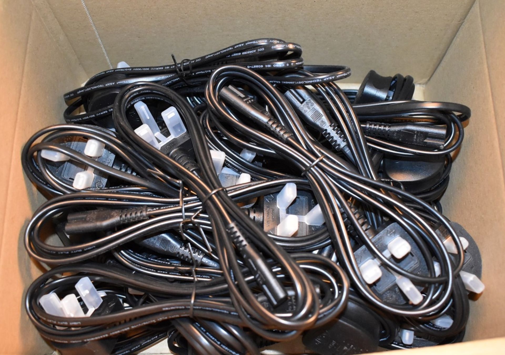 25 x Figure of 8 Power Cables With 240v Plugs - For Use With Printers, Radios etc - Image 3 of 3