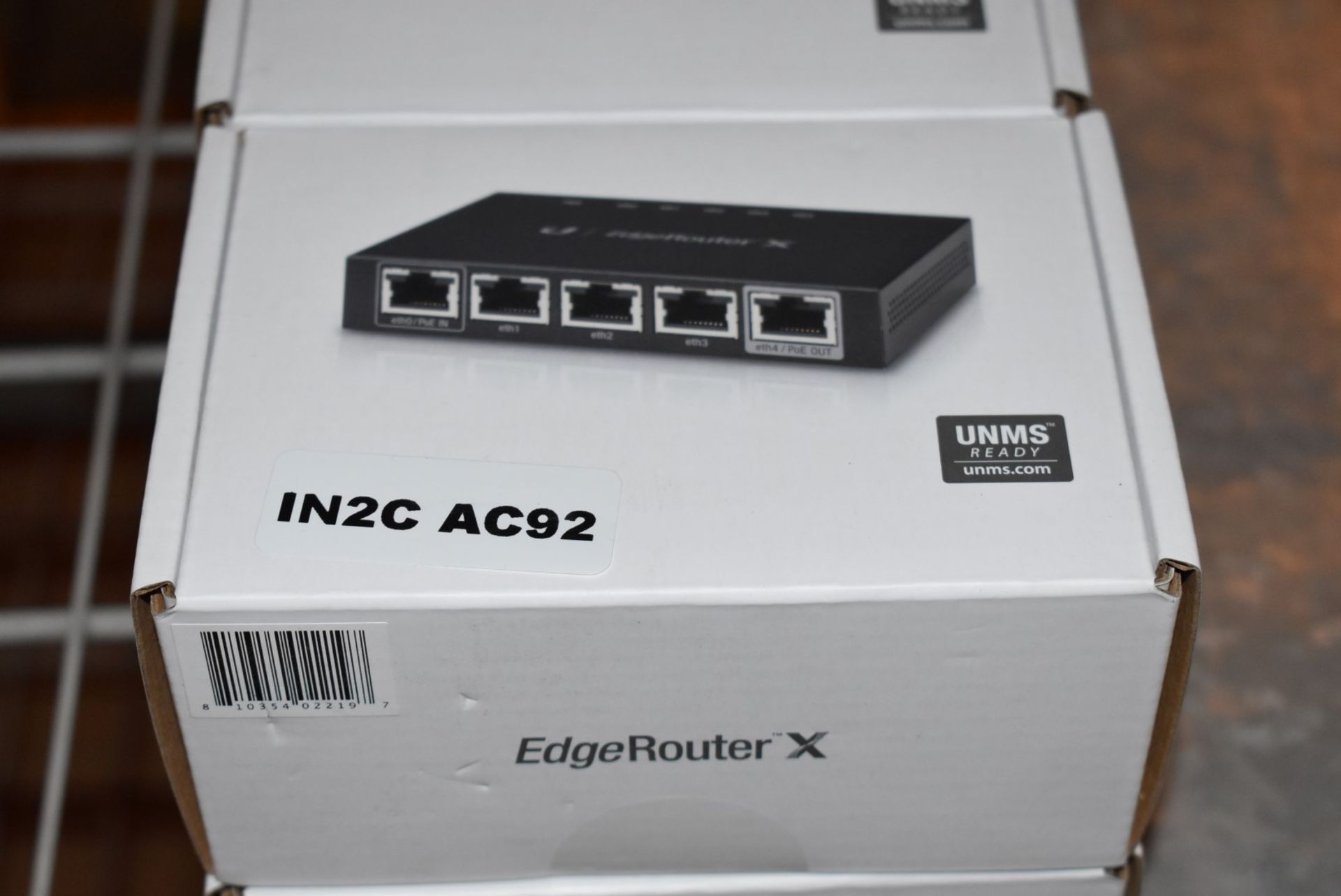 1 x Ubiquiti ER-X EdgeRouter - 5-Port Advanced Gigabit Ethernet Broadband Router With Passive PoE