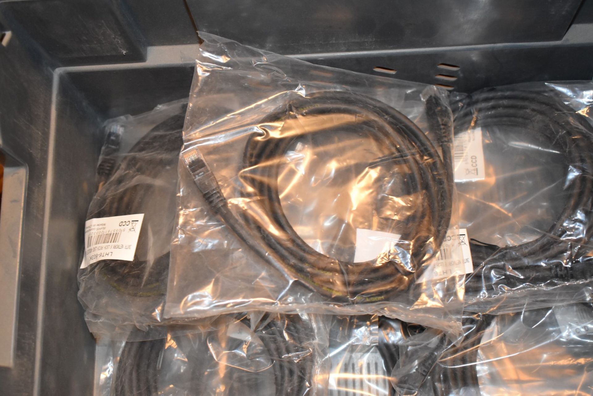 Approx 90 x Assorted Cables Including Micro USB Cables, Ethernet Cables, VGA to DVI Cables, SATA - Image 15 of 17