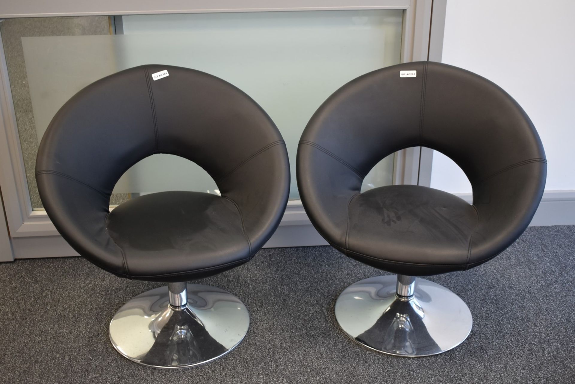 1 x Swivel Tub Chair With Black Faux Leather Upholstery and Chrome Base - 75 cms Wide - Image 3 of 5