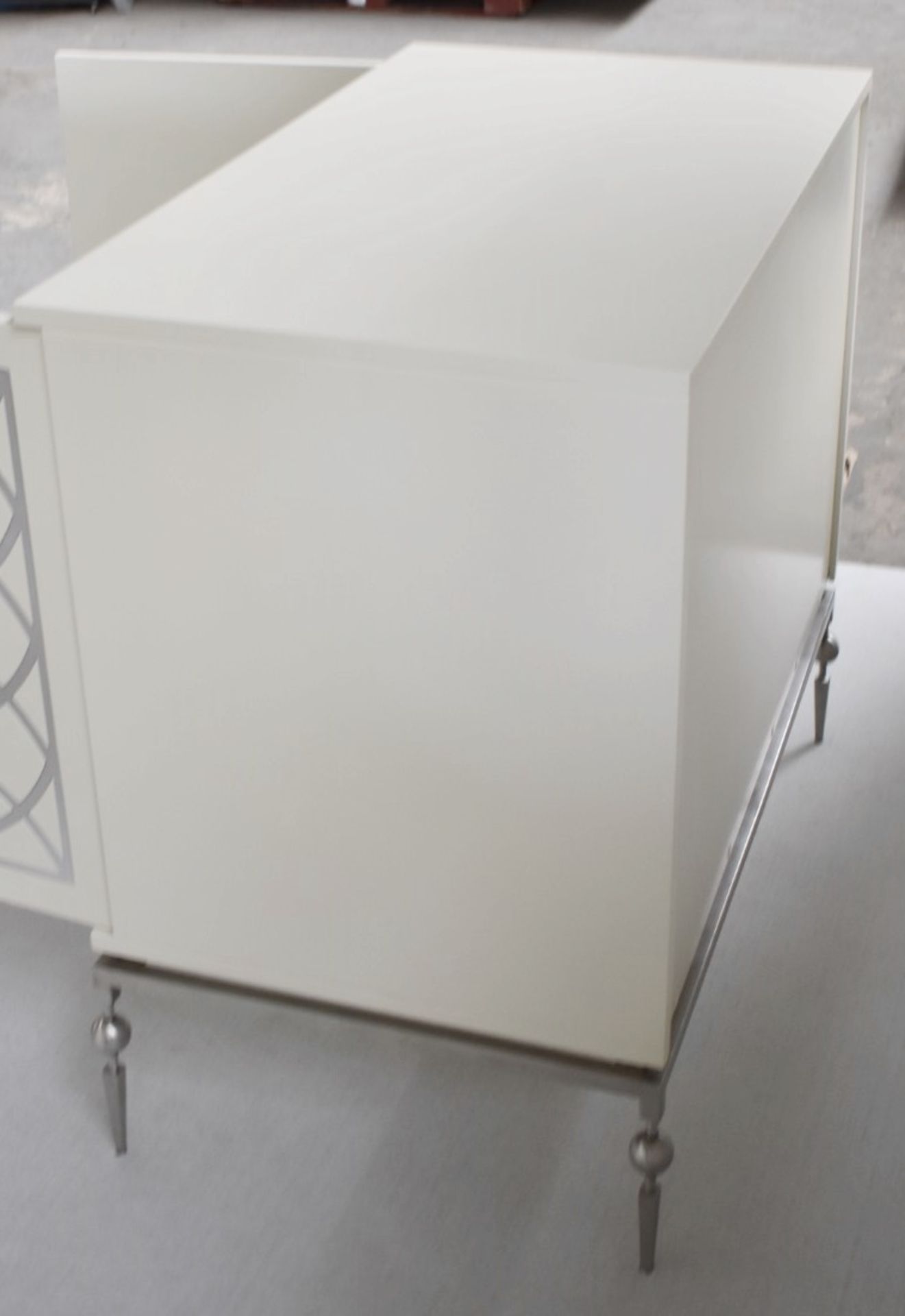 1 x JUSTIN VAN BREDA 'Margot' Beskoke 2-Door Cream Sideboard In Cream, With Stainless Steel Fretwork - Bild 7 aus 9