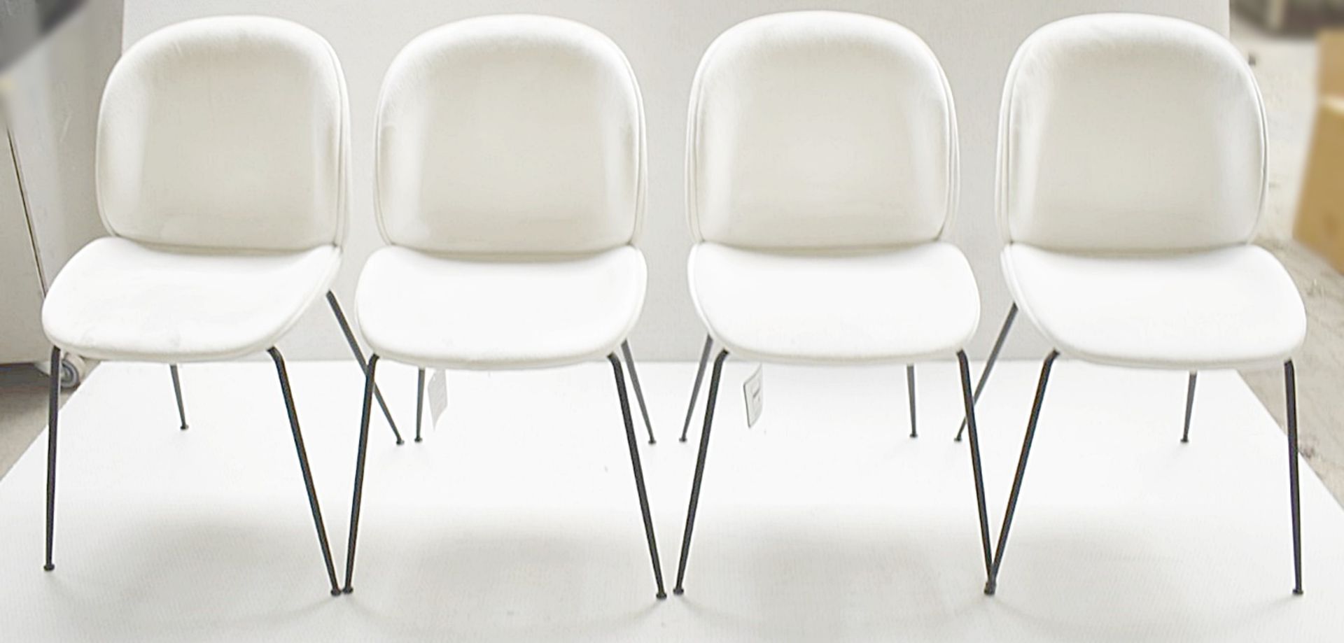 Set Of 4 x GUBI Beetle Fully Velvet Upholstered Dining Chairs, in Ivory & Black - RRP £3,596 - Bild 4 aus 4