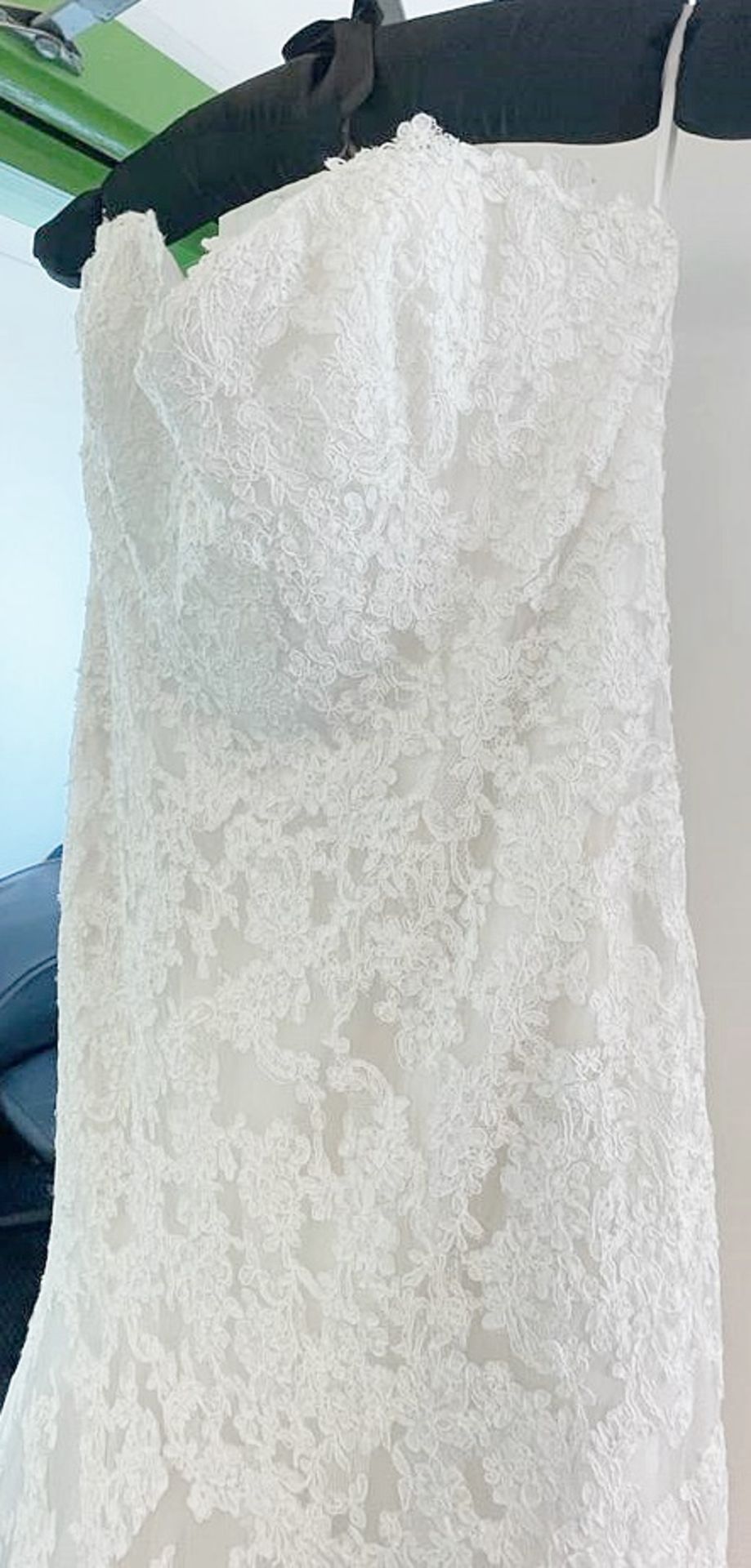 1 x PRONOVIAS 'Olugul' Strapless Mermaid Designer Wedding Dress Bridal Gown - Colour: Ivory - Image 5 of 10