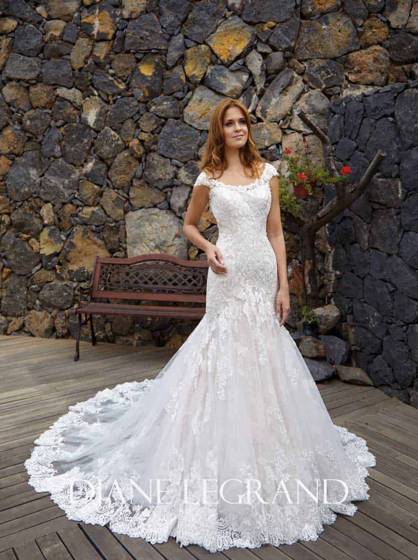 1 x DIANA LEGRANDE '7517' Designer Wedding Dress Bridal Gown - Size: UK 10 - Original RRP £1,800 - Image 2 of 18