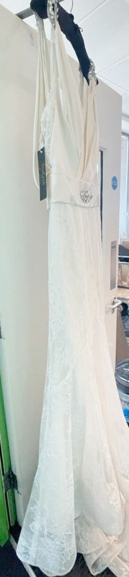 1 x LUSAN MANDONGUS 'Kalina' 100% Silk Fishtail Designer Wedding Dress Bridal Gown, Featuring - Image 5 of 13