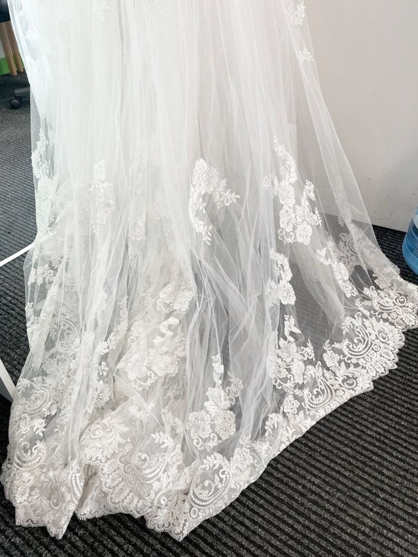 1 x DIANA LEGRANDE '7517' Designer Wedding Dress Bridal Gown - Size: UK 10 - Original RRP £1,800 - Image 13 of 18