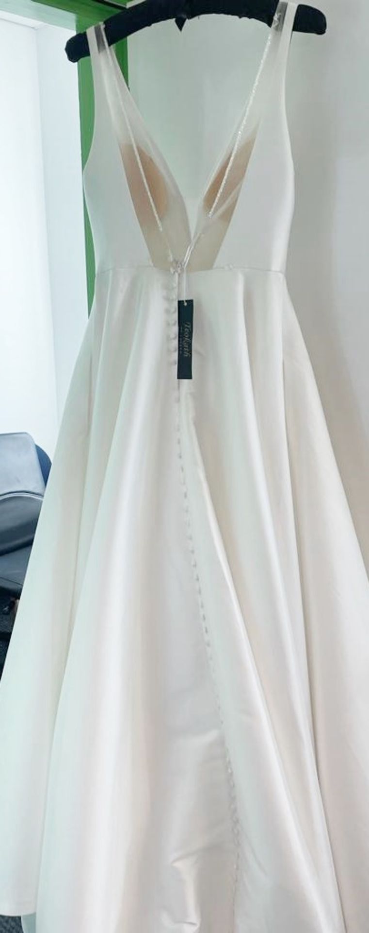 1 x ALLURE BRIDALS Sleeveless Designer Wedding Dress Bridal Gown - Style: 9813 - Size: UK 10 - - Image 13 of 13