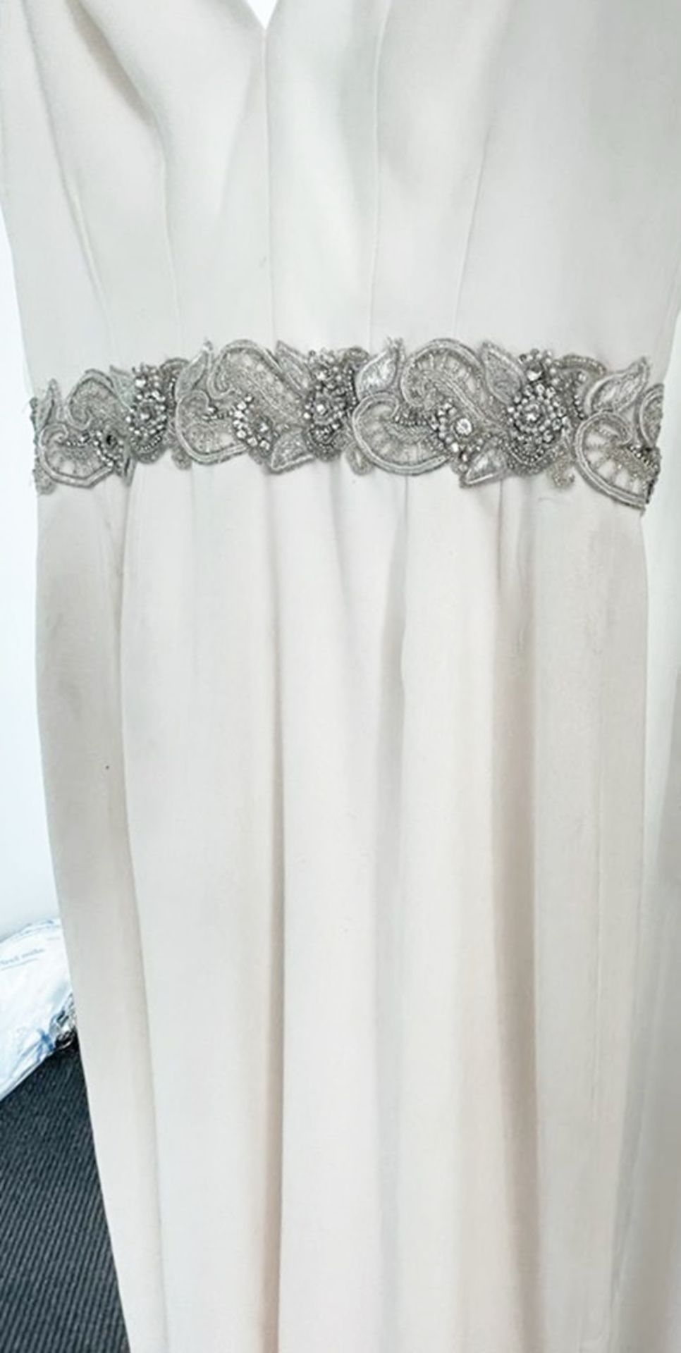 1 x ALAN HANNAH 'Jessica' Designer Crepe Wedding Dress Bridal Gown, With Embellished Belt - Made - Image 3 of 14