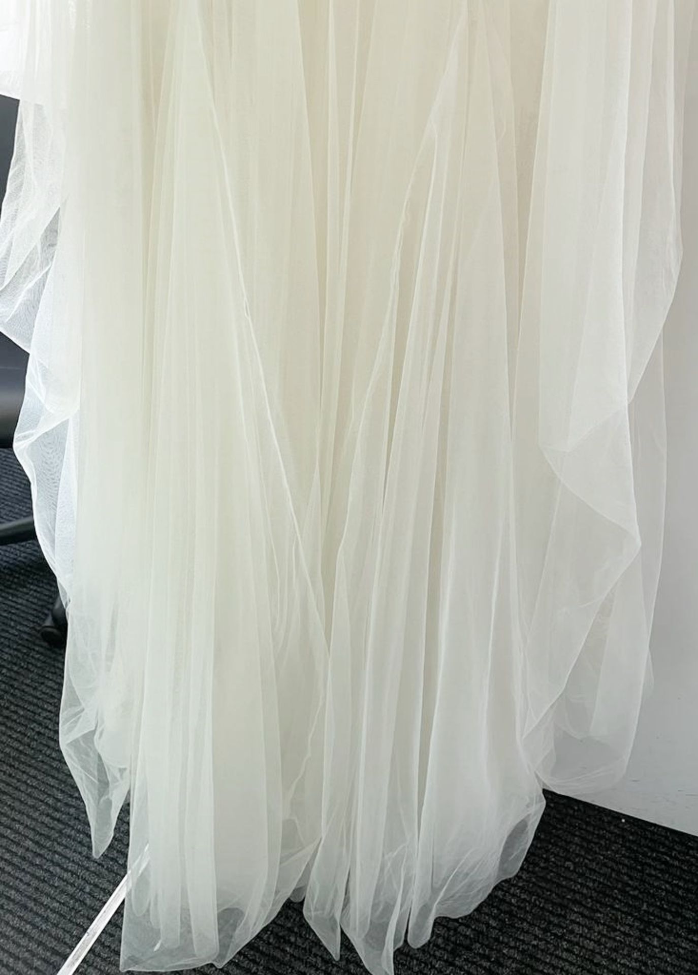 1 x LUSAN MANDONGUS 'Grace' Stunning Designer Wedding Dress Bridal Gown In lace With - Image 6 of 6