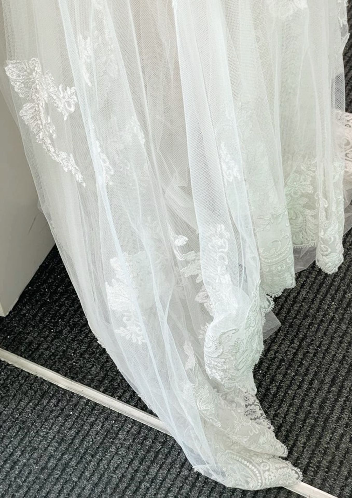 1 x DIANA LEGRANDE '7517' Designer Wedding Dress Bridal Gown - Size: UK 10 - Original RRP £1,800 - Image 11 of 18