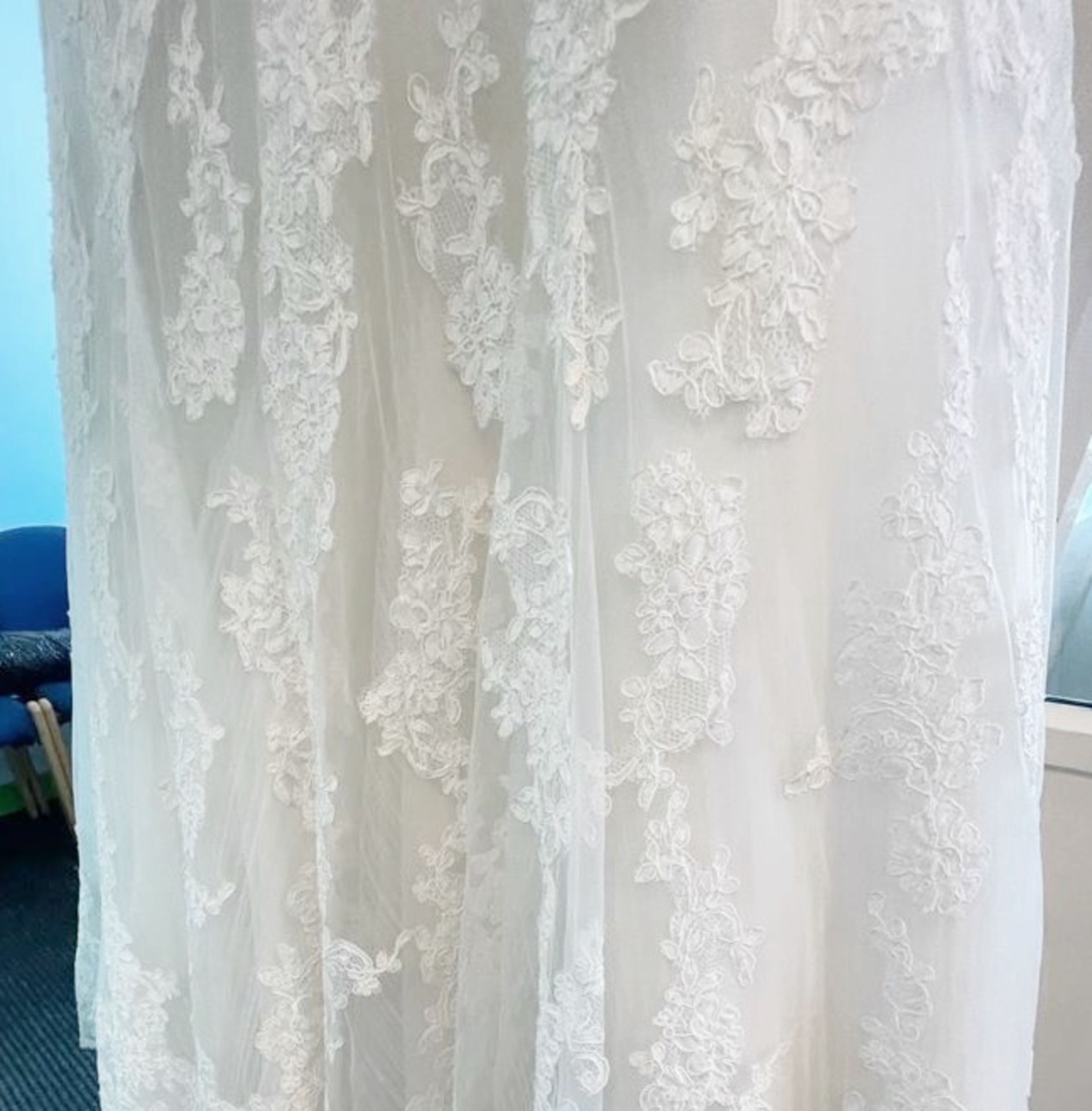1 x PRONOVIAS 'Olugul' Strapless Mermaid Designer Wedding Dress Bridal Gown - Colour: Ivory - Image 8 of 10