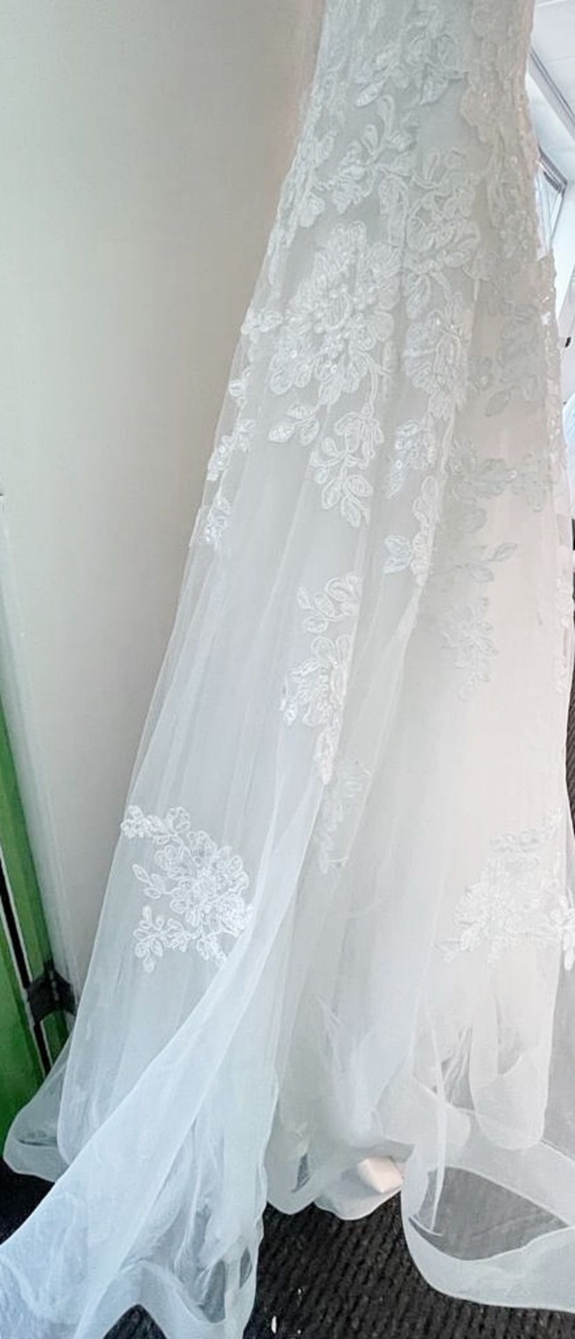 1 x MORI LEE 'Blu' Designer Mermaid Wedding Dress Bridal Gown, With Plunging Illusion V-Neckline - - Image 6 of 21