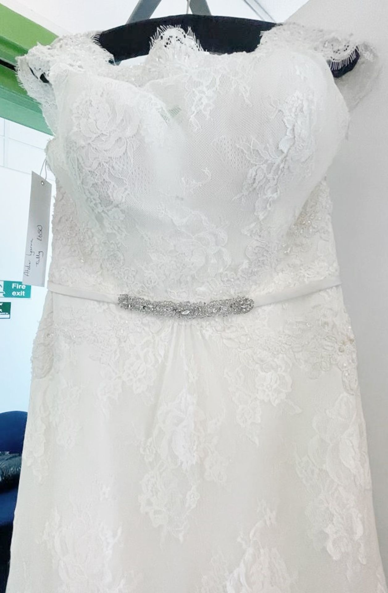 1 x ATELIER LYANNA 'Tally' Designer Fishtail Wedding Dress Bridal Gown, Featuring A Sweetheart - Image 2 of 9