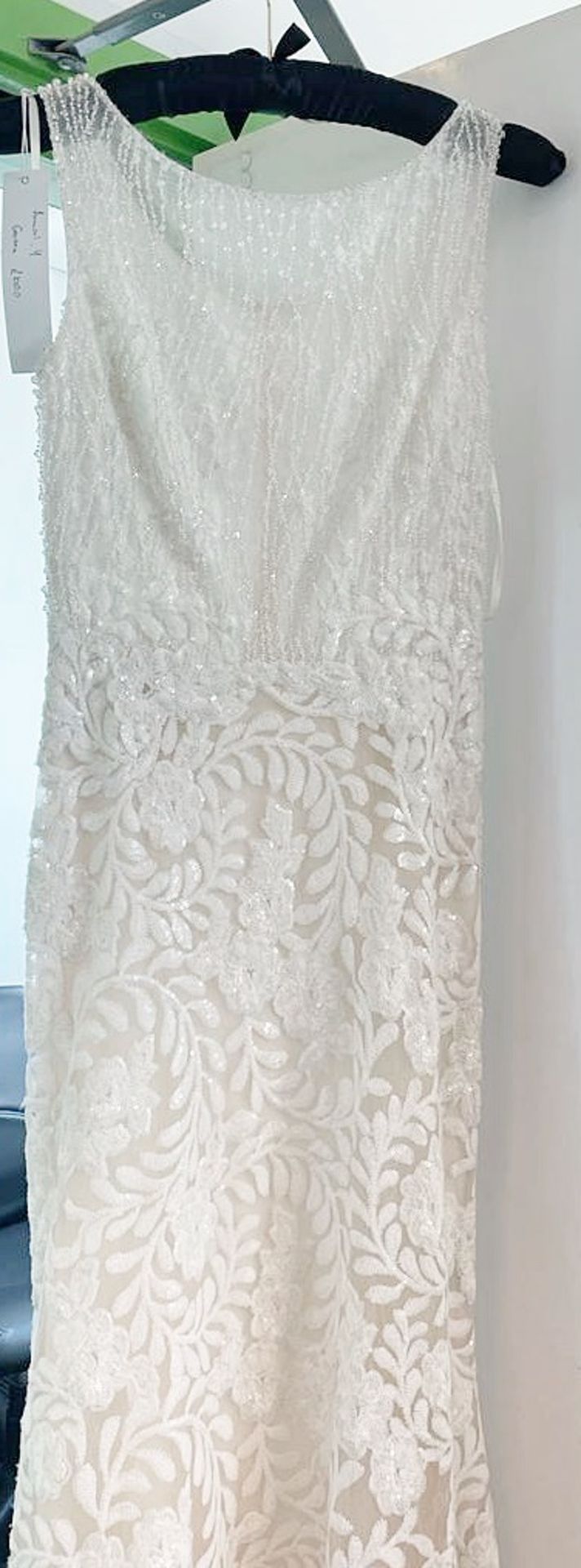 1 x ANNASUL Y 'Geneve' Designer V-neck Flared Wedding Dress Bridal Gown, Featuring A Long Chiffon - Image 6 of 19