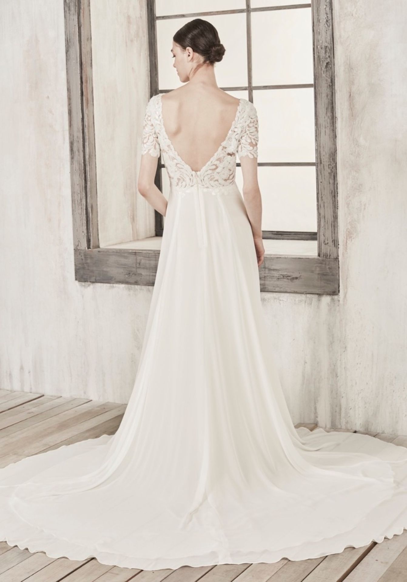 1 x ANNASUL Y 'Geneve' Designer V-neck Flared Wedding Dress Bridal Gown, Featuring A Long Chiffon - Image 13 of 19