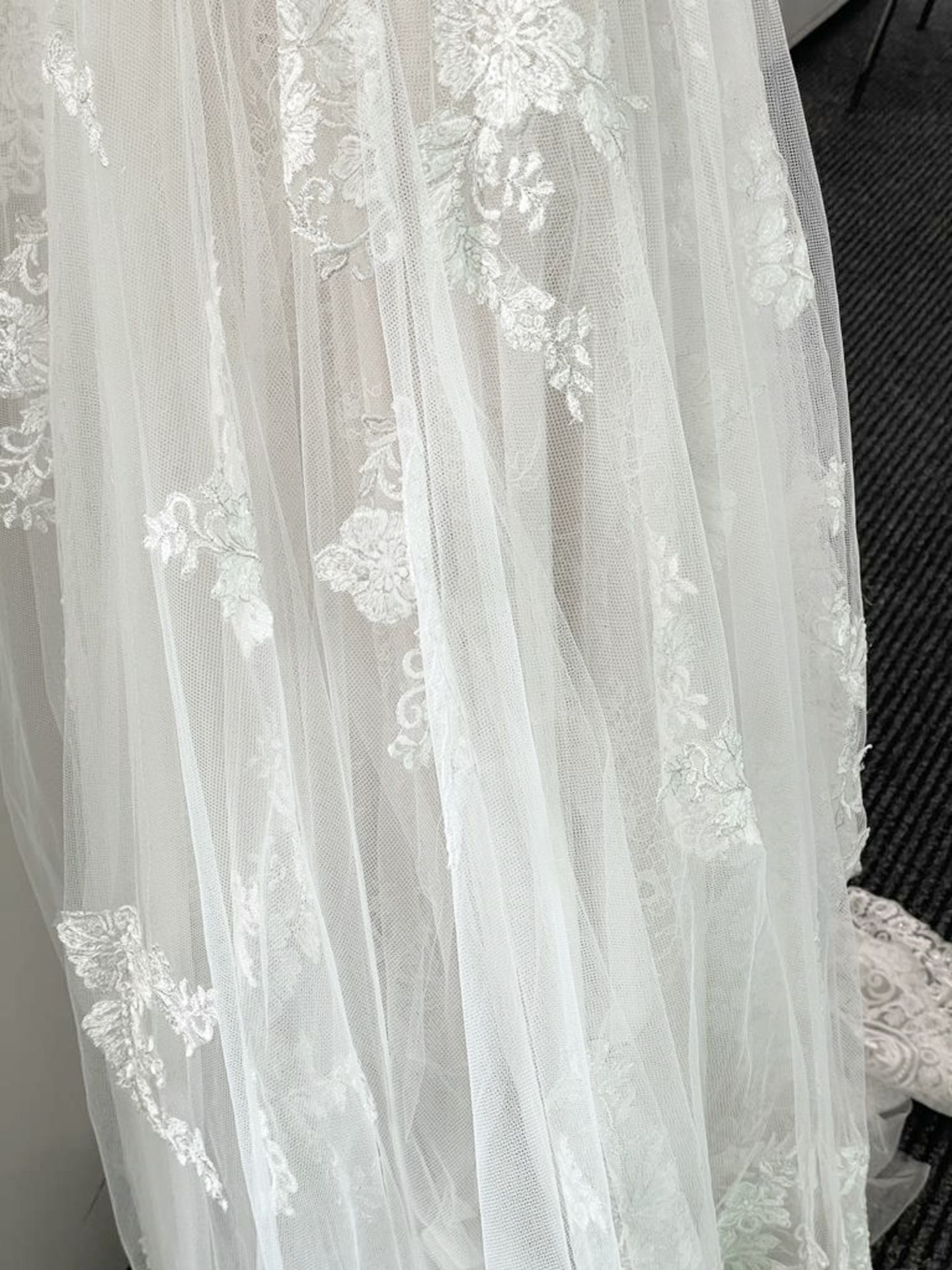 1 x DIANA LEGRANDE '7517' Designer Wedding Dress Bridal Gown - Size: UK 10 - Original RRP £1,800 - Image 10 of 18