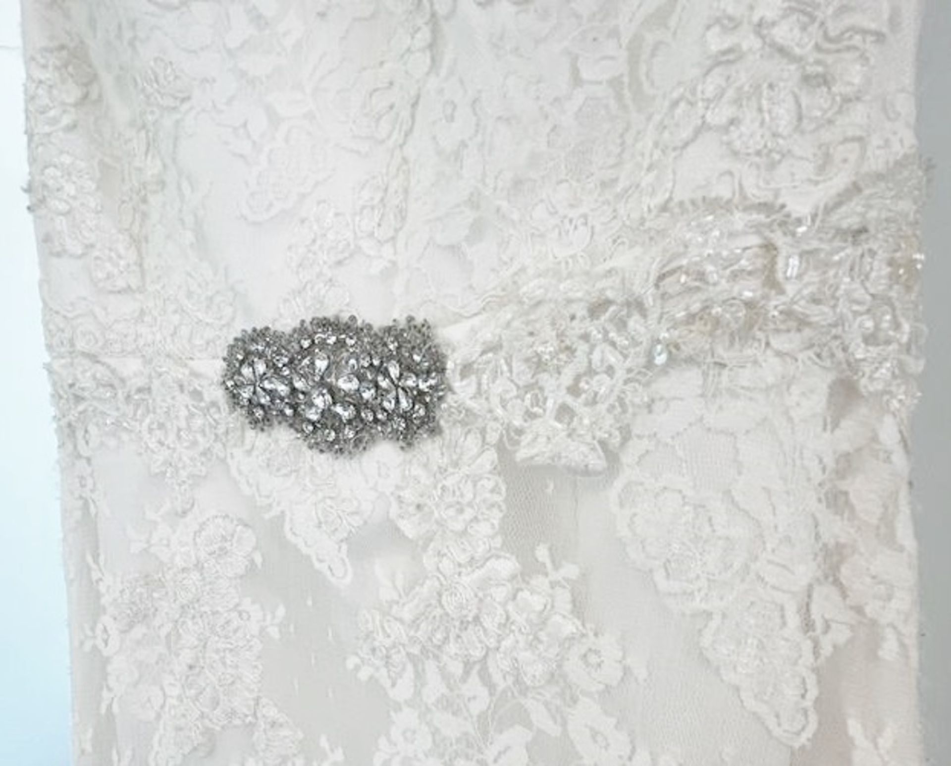 1 x LUSAN MANDONGUS 'Jamie' Designer Chantilly Lace Wedding Dress Bridal Gown, With Satin - Image 10 of 13