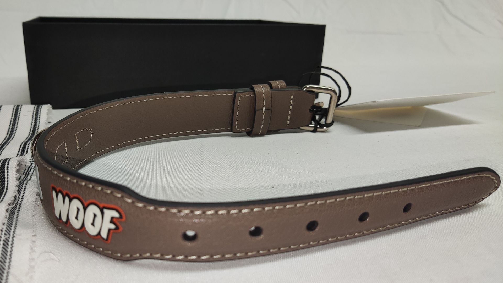 1 x ANYA HINDMARCH Large Dog Collar In Medium Gray Grainy Capra - Boxed - Original RRP £165 - Ref: - Image 6 of 10