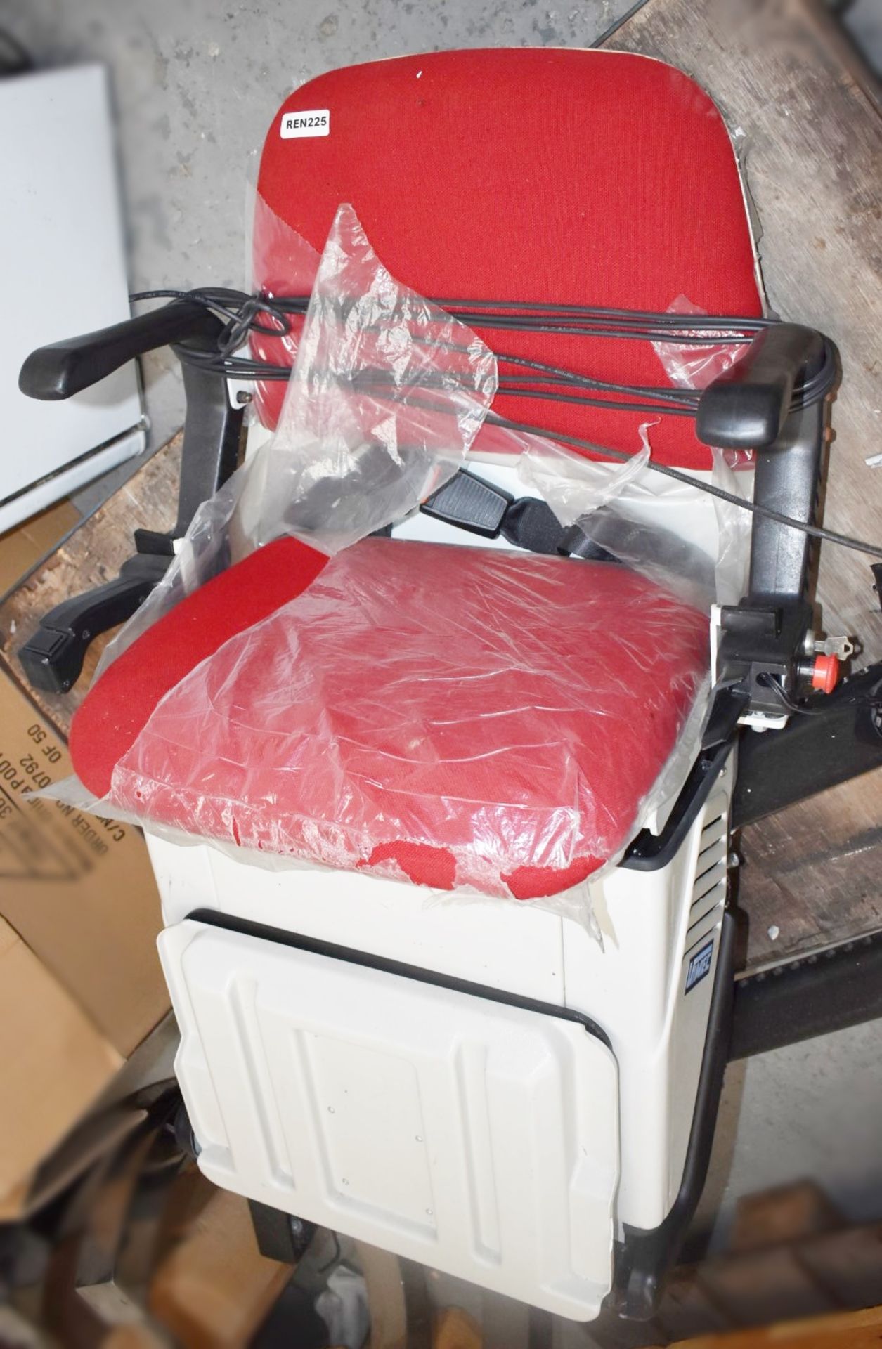 1 x VIMEC Stair Lift with Rail - Preowned, Recently Taken From A Commercial Environment - Image 3 of 4