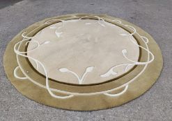 1 x Round Hessian Backed Floor Rug - Dia 7ft / 214cms - Removed From an Exclusive Cheshire Property