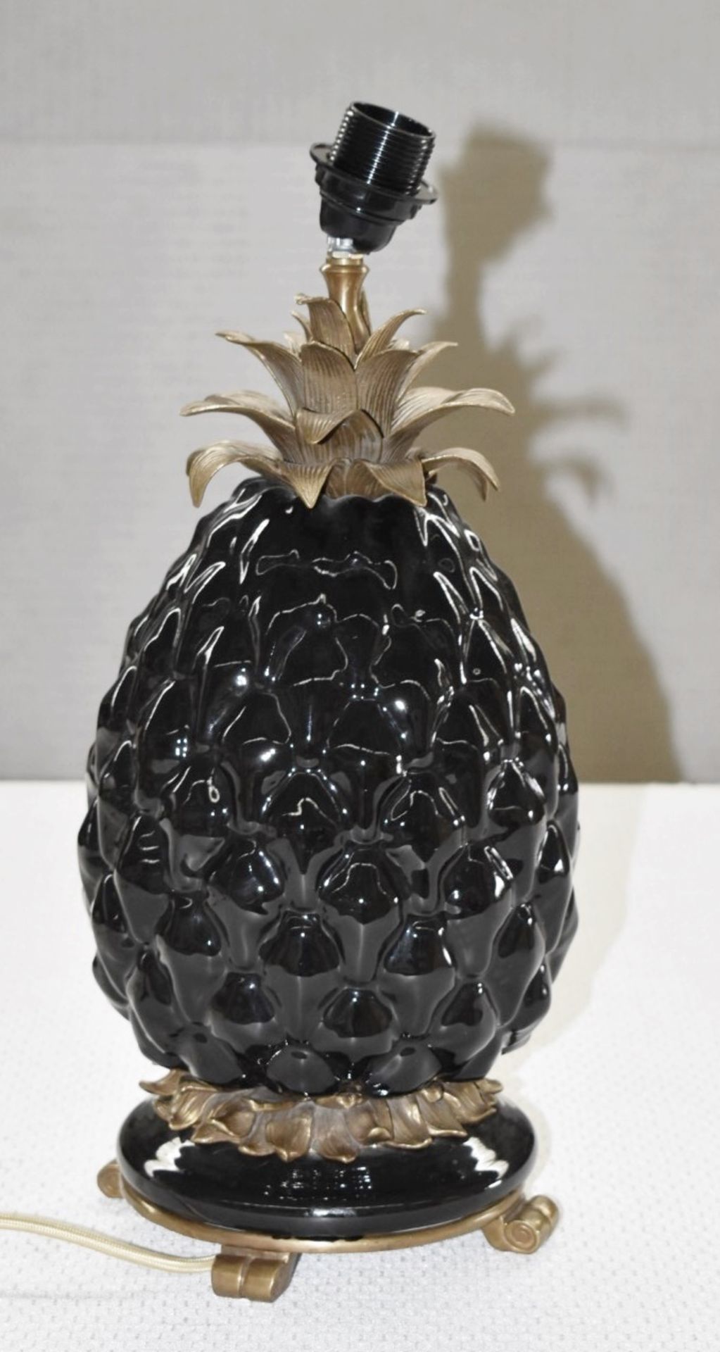 1 x HOUSE OF HACKNEY 'Ananas' Ceramic Pineapple Lamp Stand In Black - Original Price £545.00 *Read - Image 8 of 8