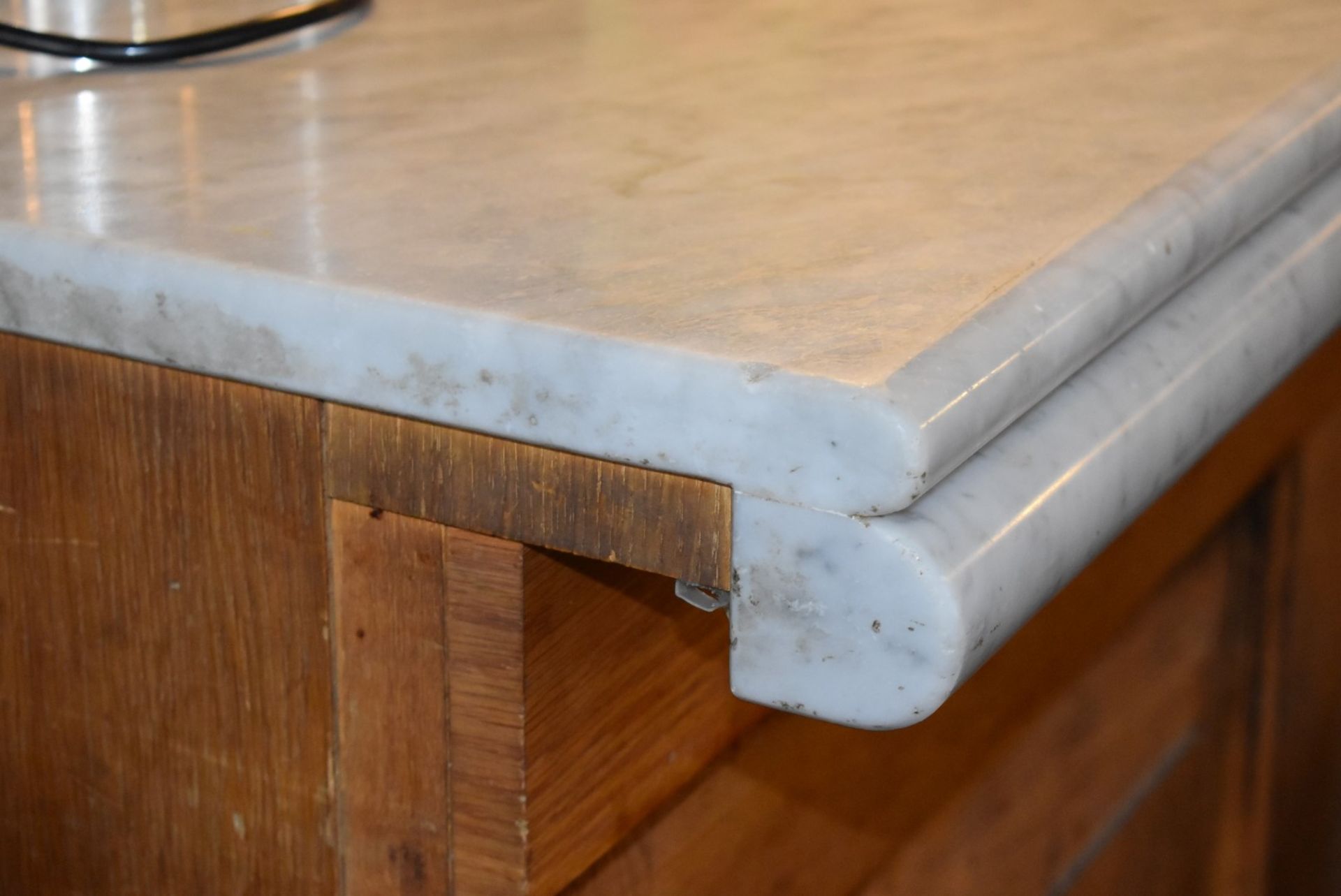 1 x Large 30ft Wood Panel Bar With White Marble Top, Heated Glass Gantry and Chrome Foot Rail - Image 5 of 22