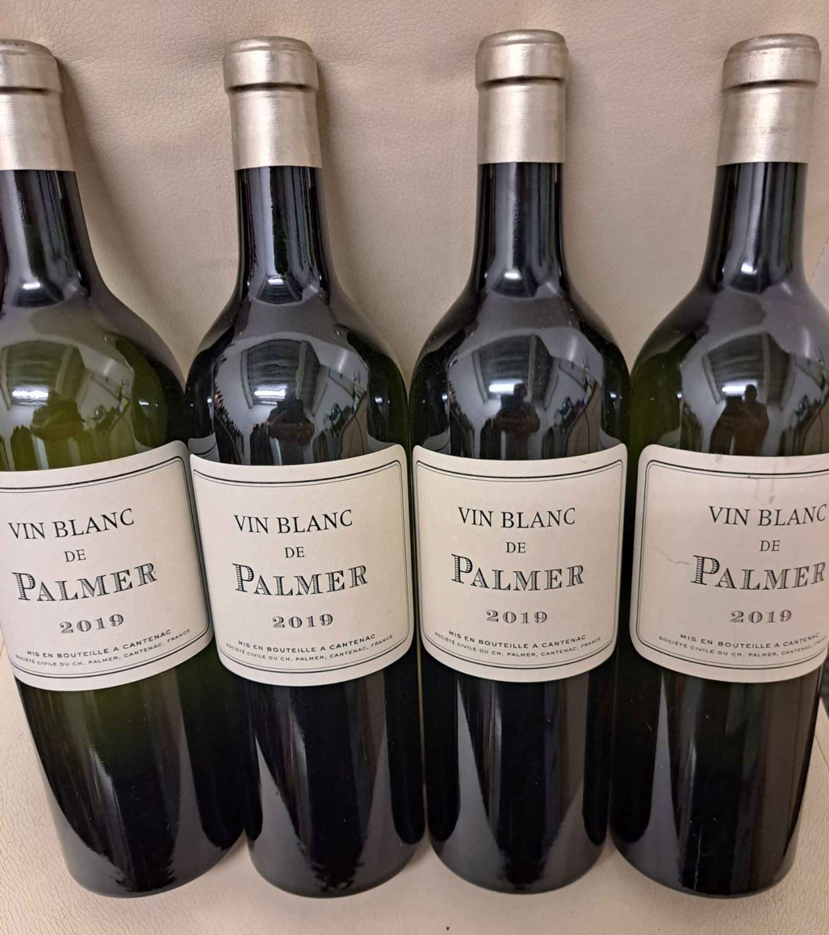 1 x Bottle of 2019 Vin Blanc De Palmer Mis En Bouteille A Cantenac White Wine - Retail Price £