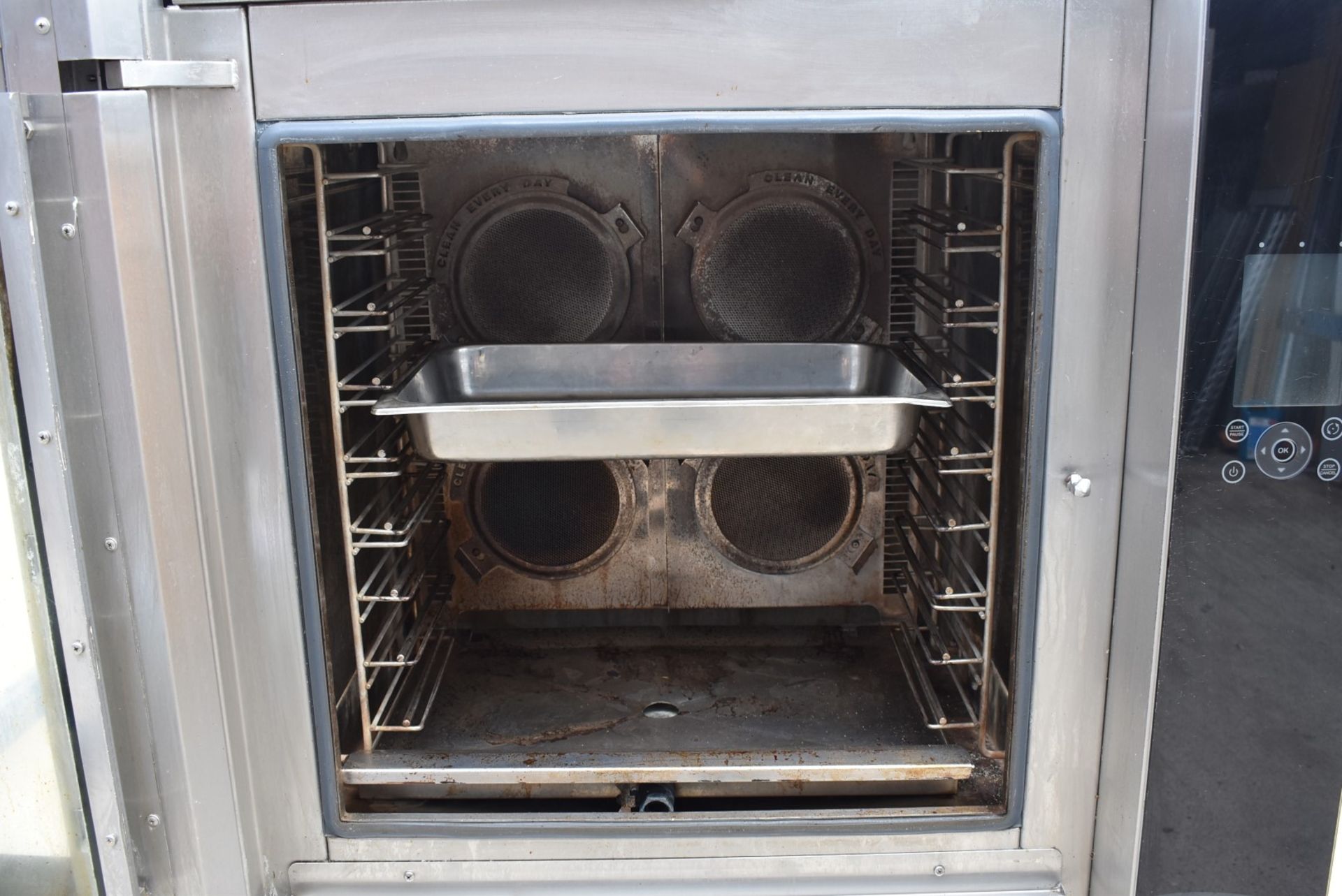 1 x Fri-Jado Turbo Retail 8 Grid Combi Oven - 3 Phase Combi Oven With Various Cooking Programs - Image 23 of 24