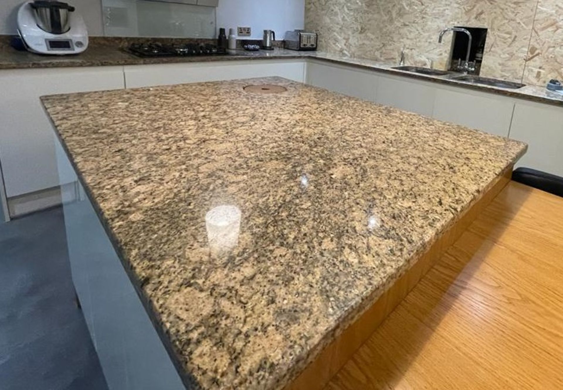 1 x Stunning PARAPAN Handleless Fitted Kitchen with Neff Appliances, Granite Worktops & Island - Image 21 of 126